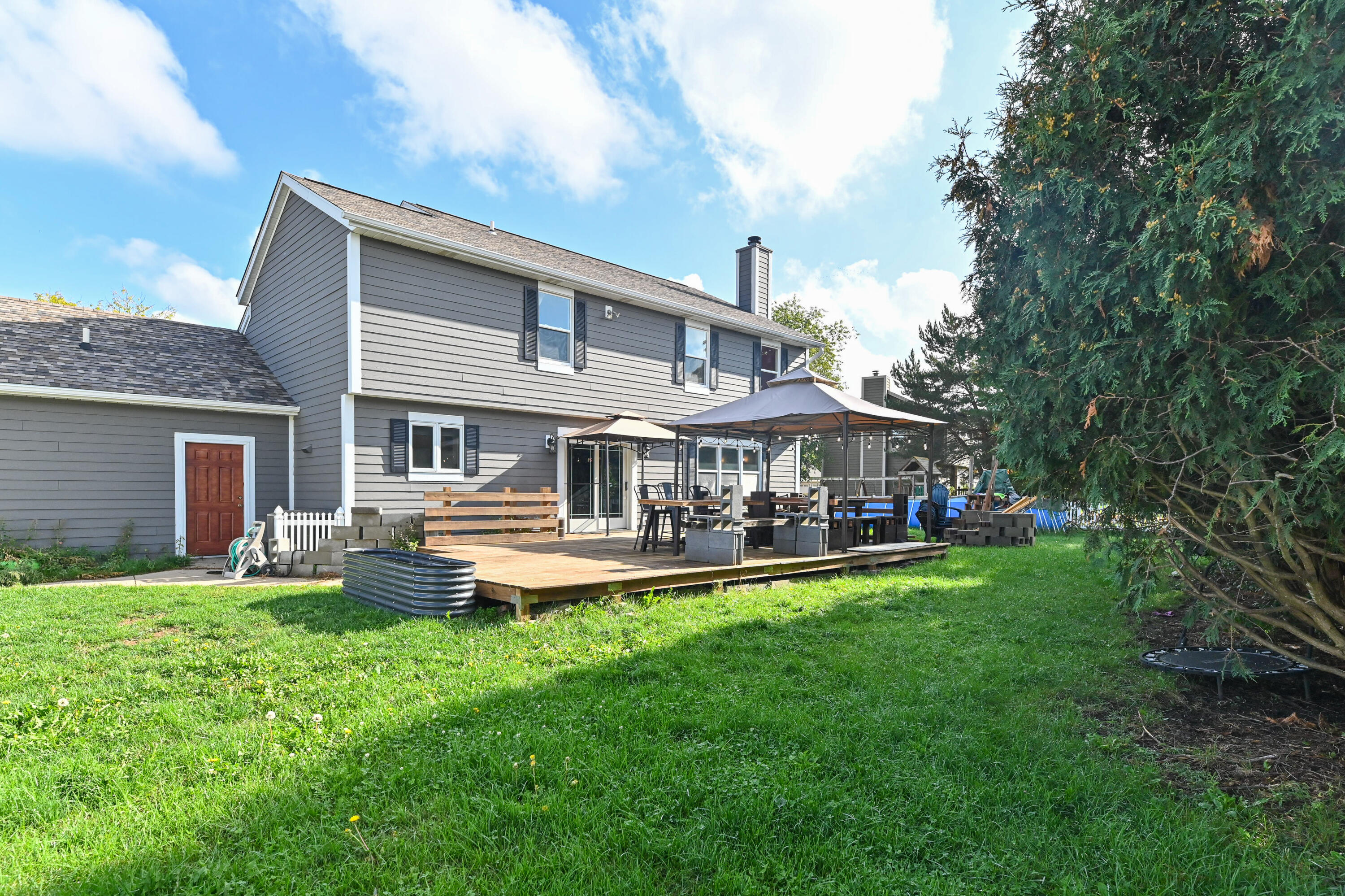 1460 Crestwood Dr