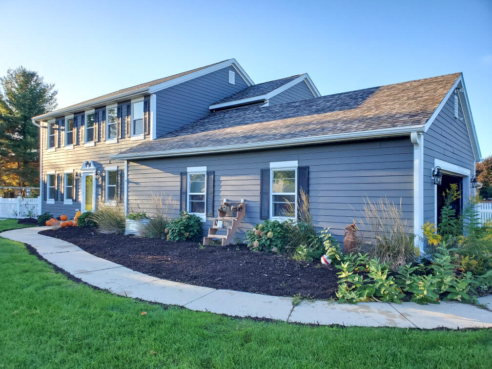 1460 Crestwood Dr