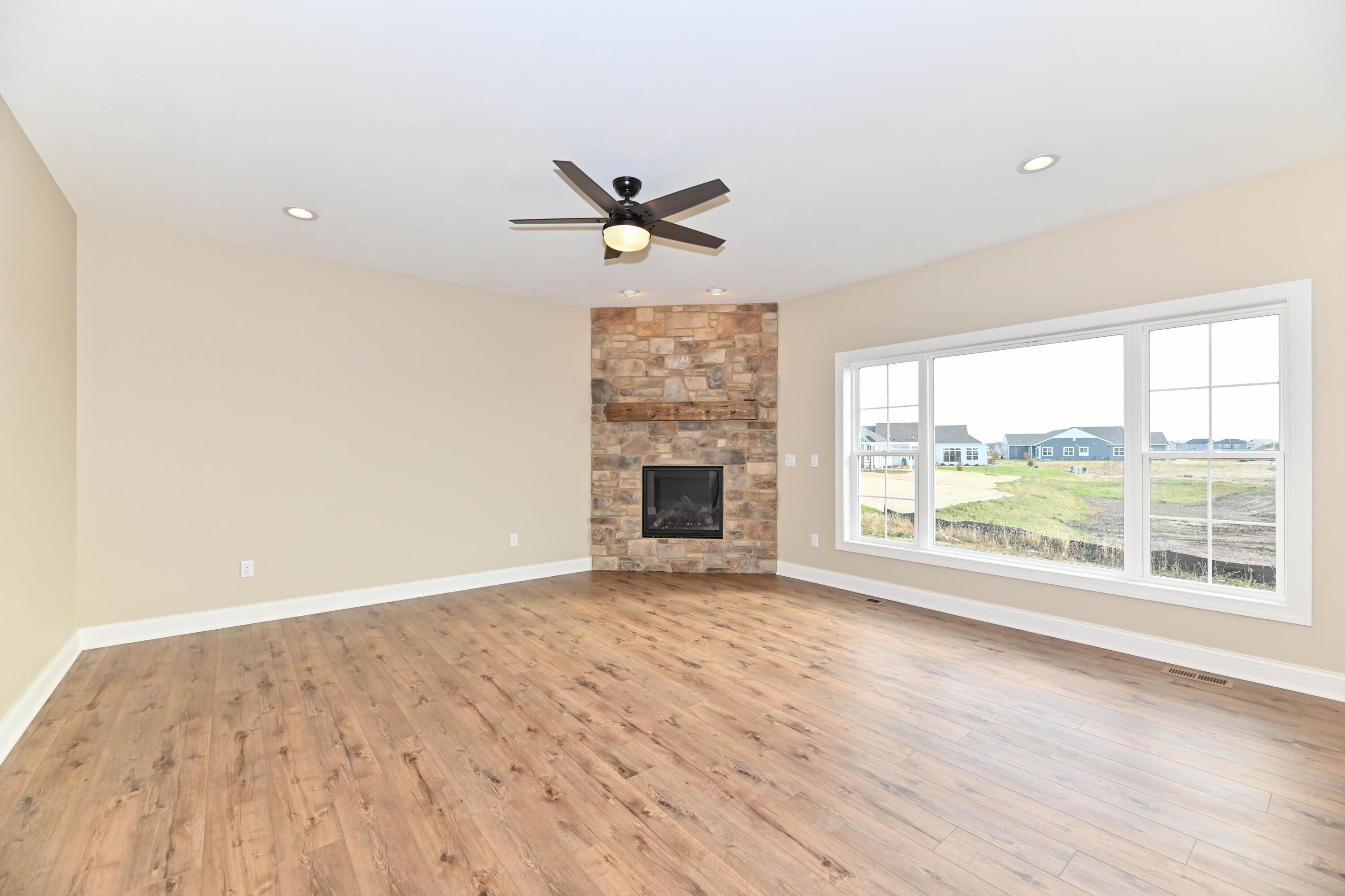 1599 Bluestem Trl