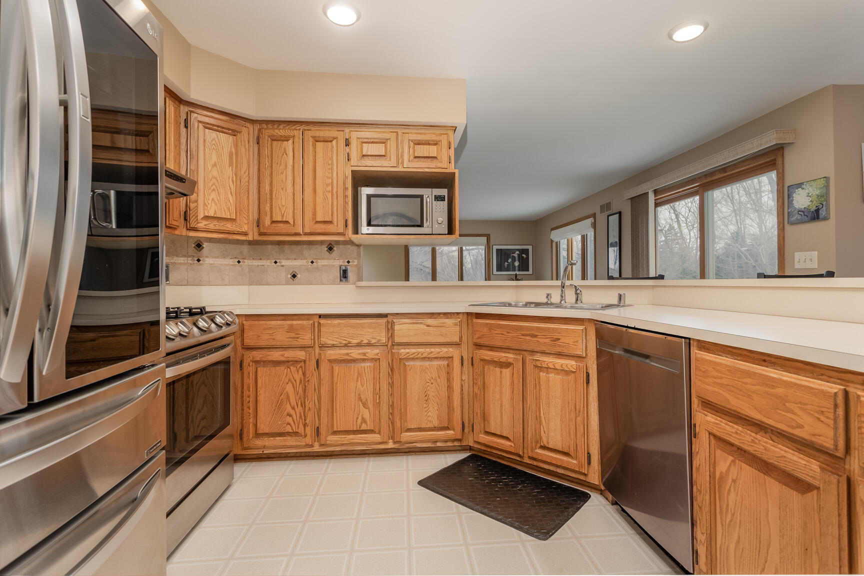 5219 Robinwood Ln