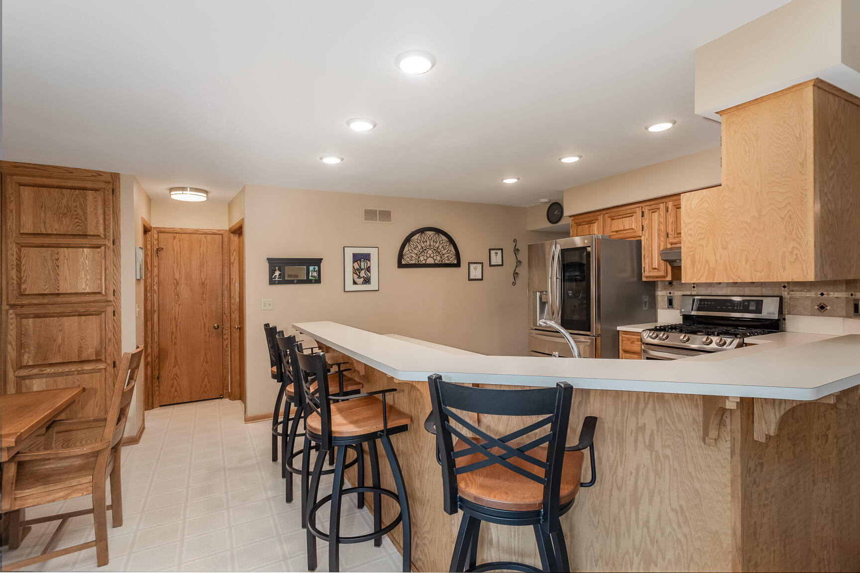 5219 Robinwood Ln