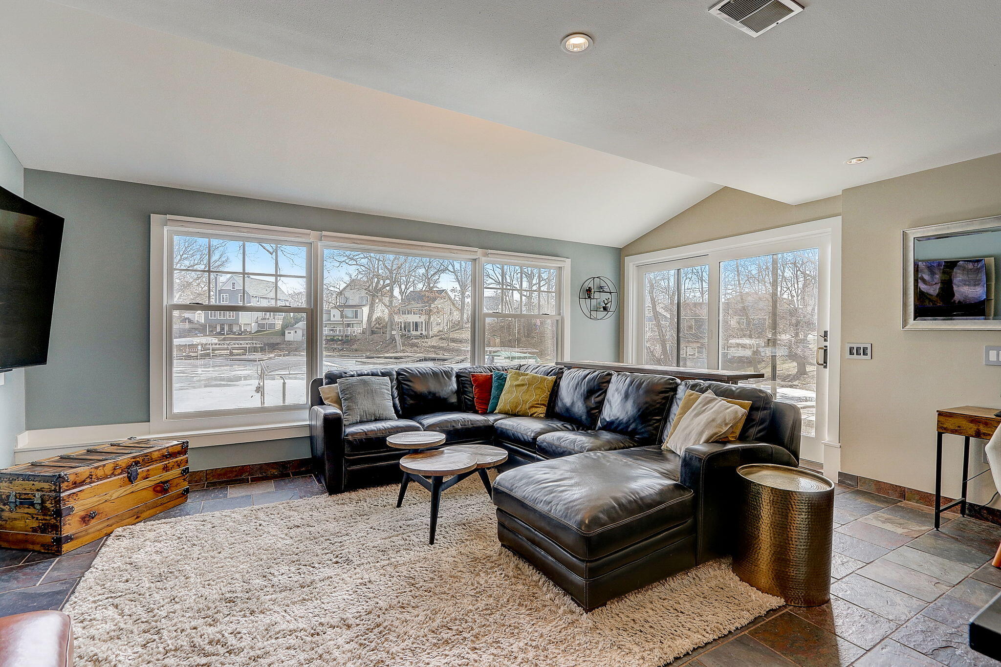 W352N5270 Lake Dr