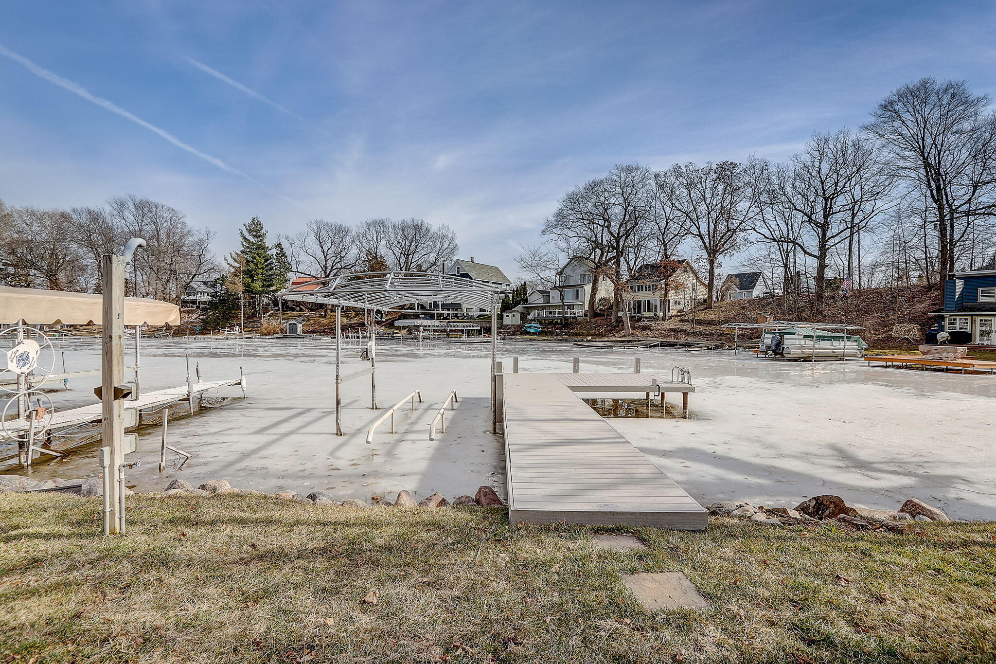 W352N5270 Lake Dr
