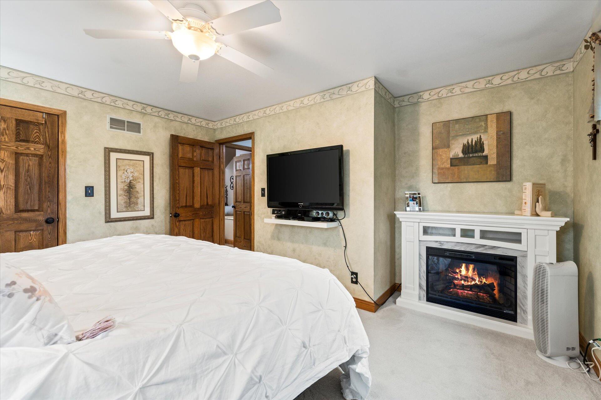 177 Evelyn Ave