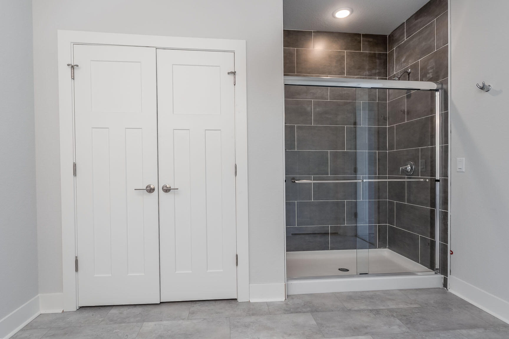 1302 Mamerow Ln W