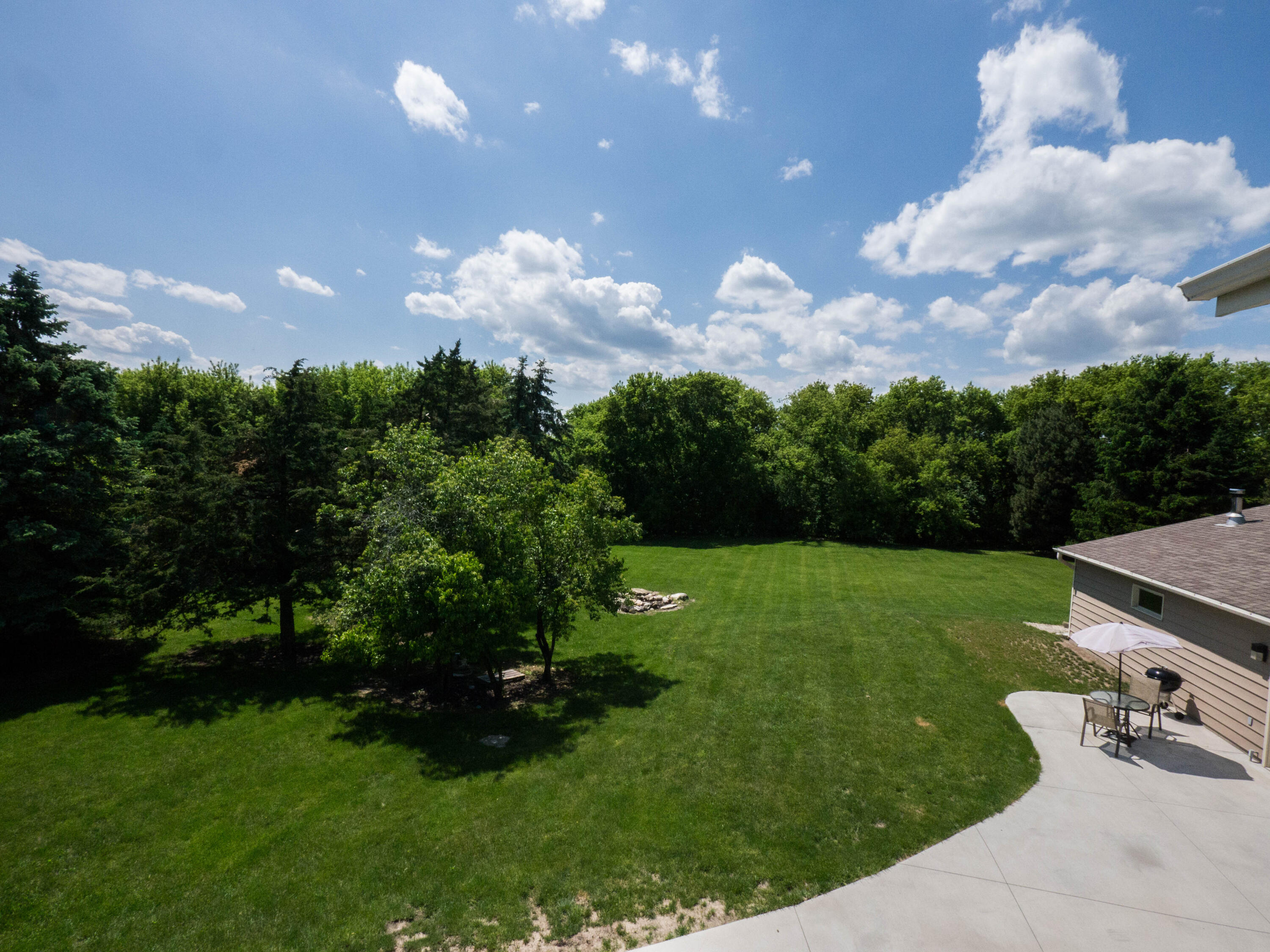 W250N8881 Hillside Rd