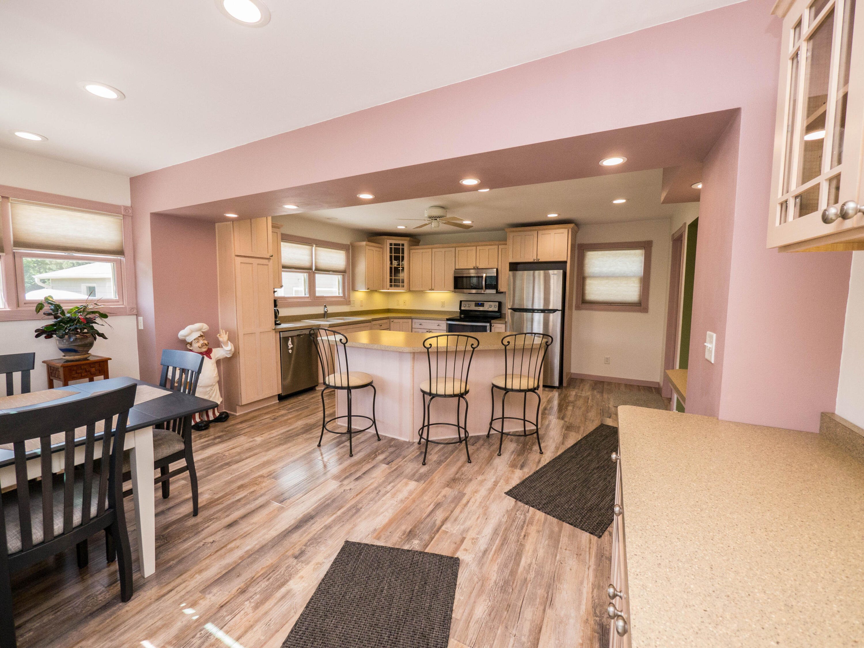 W250N8881 Hillside Rd