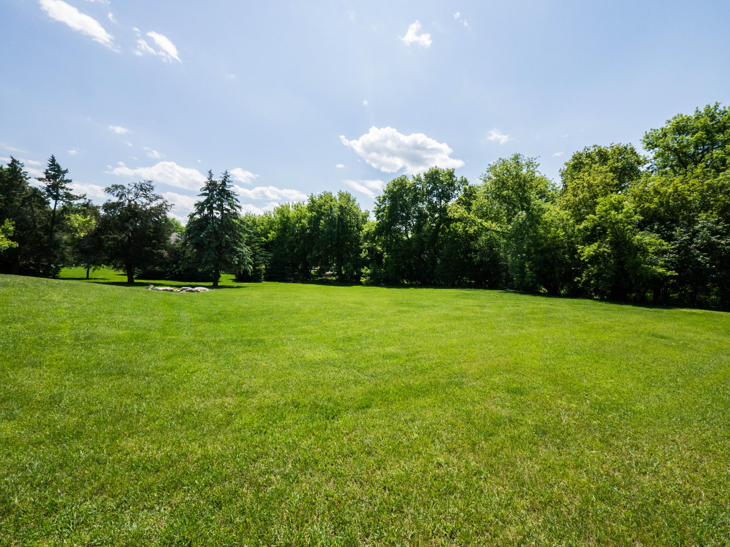 W250N8881 Hillside Rd