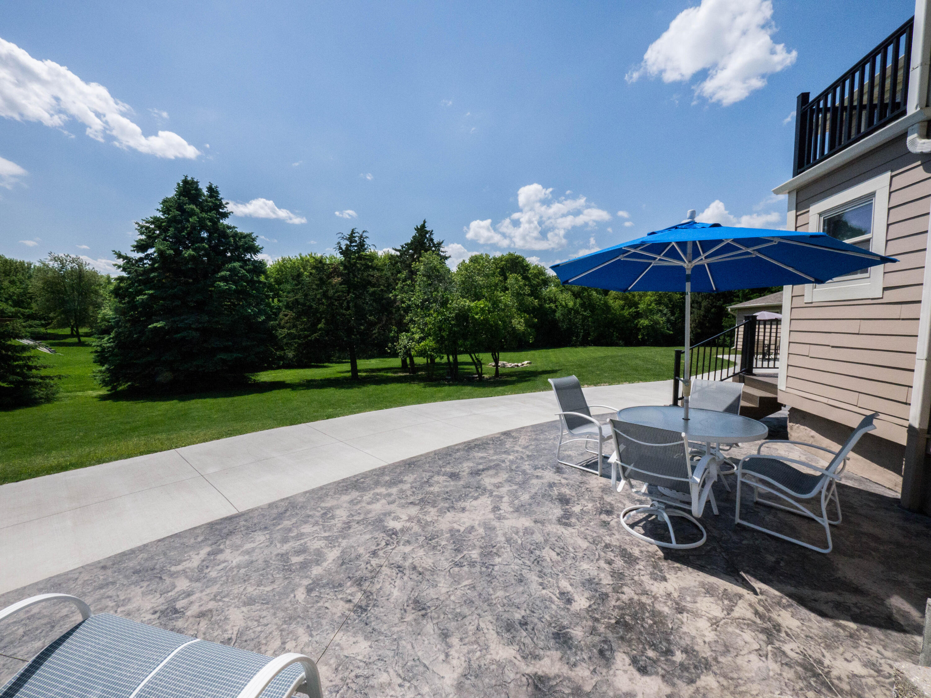 W250N8881 Hillside Rd