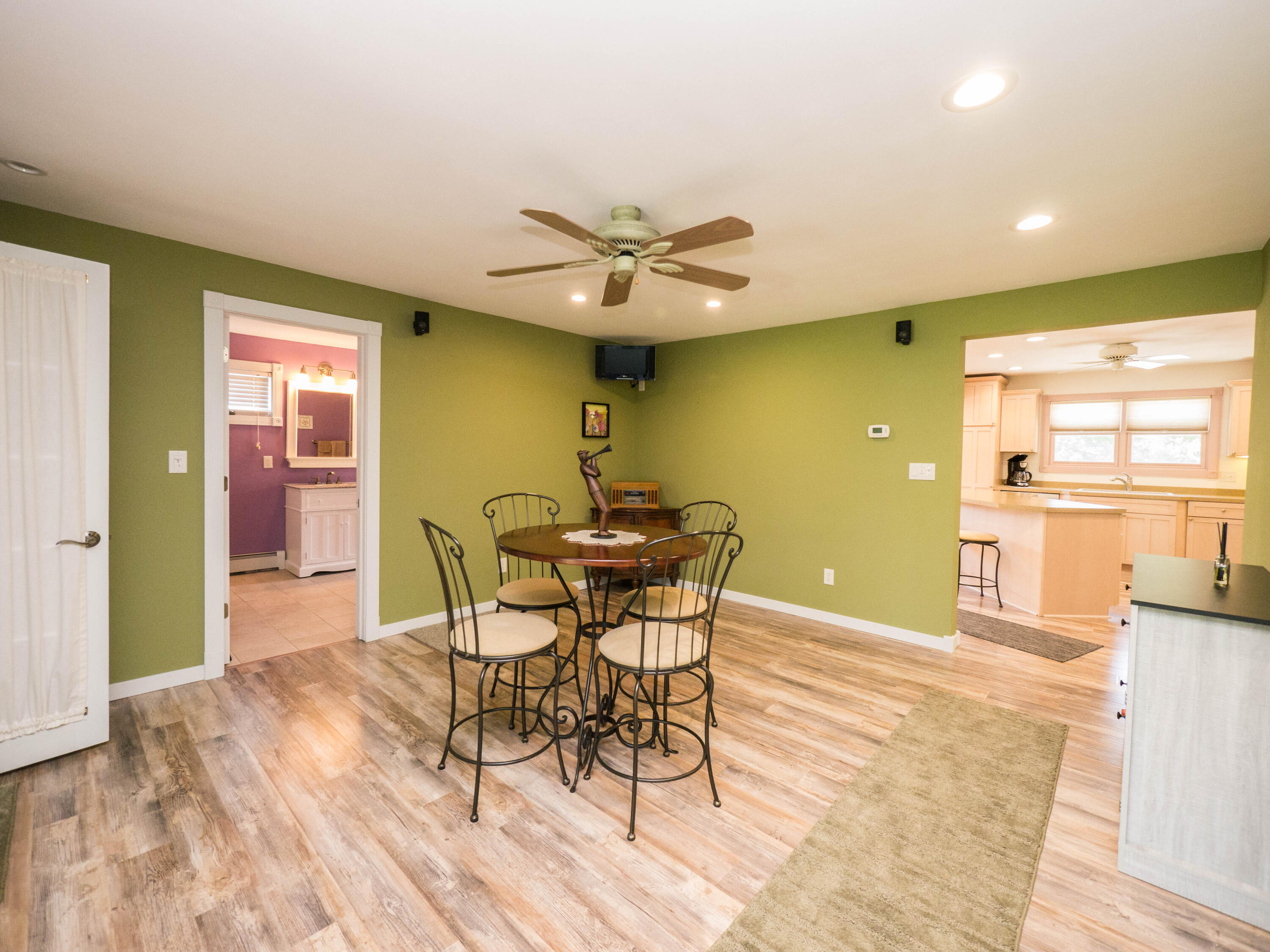 W250N8881 Hillside Rd