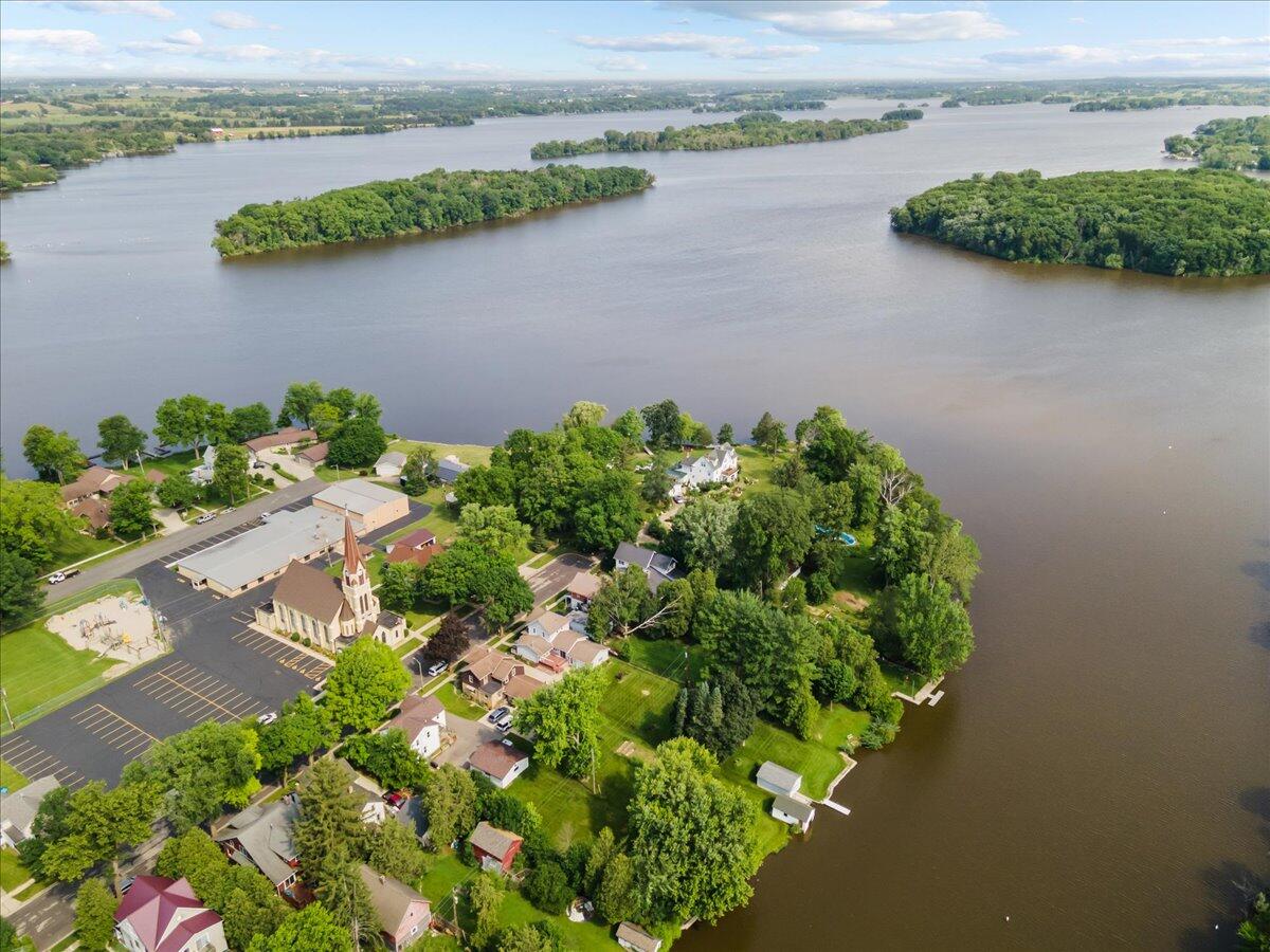 276 N Lake St