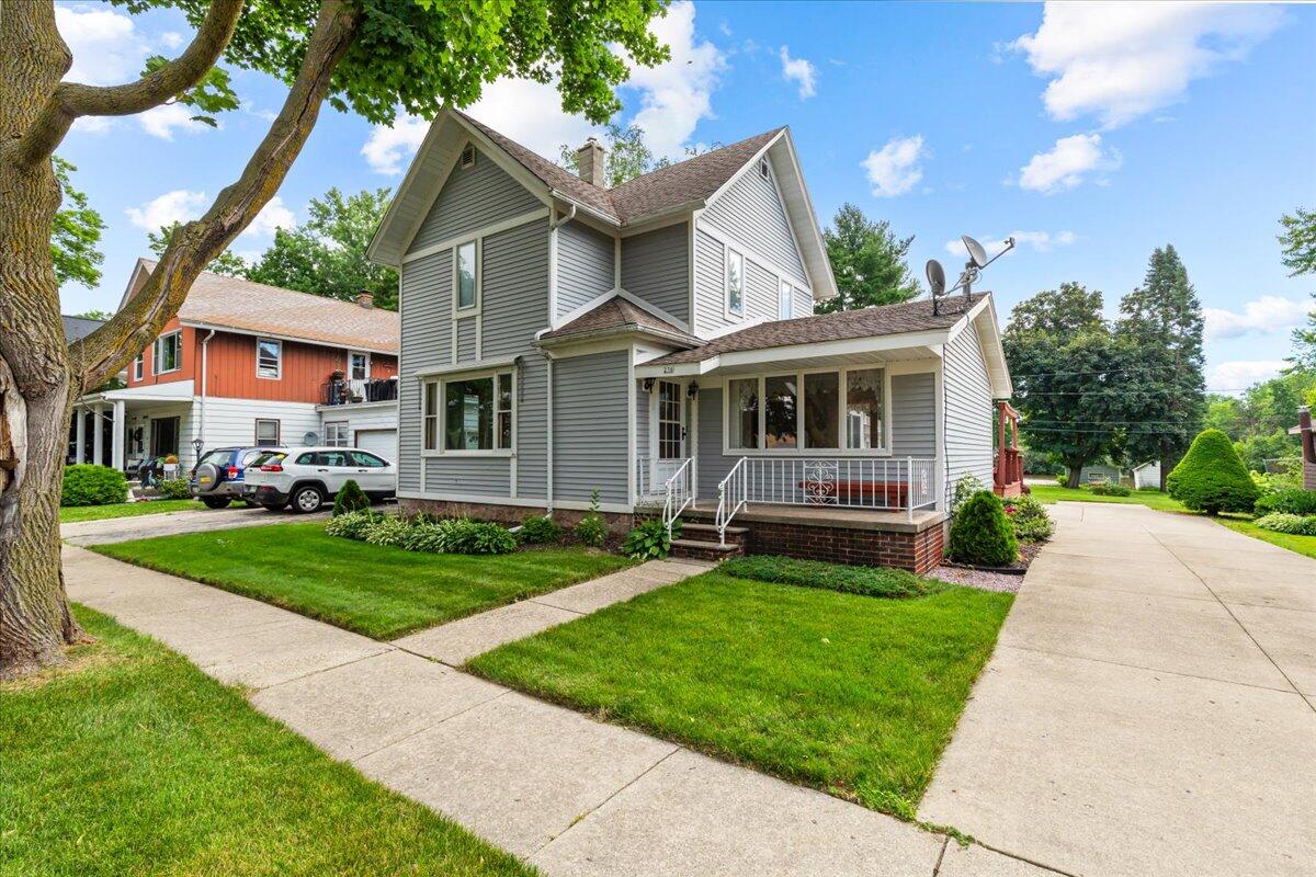 276 N Lake St