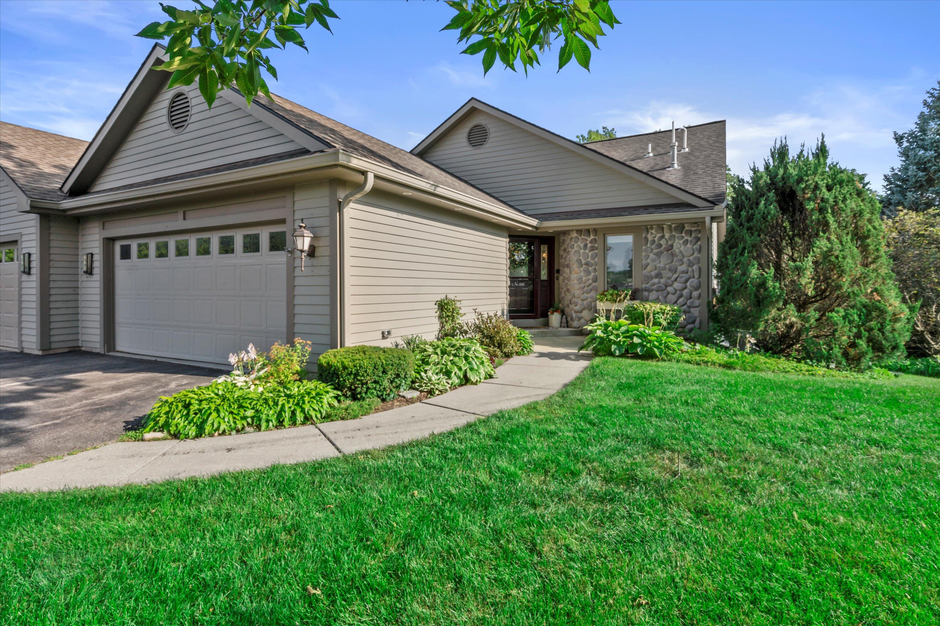 323 Parkview Ct