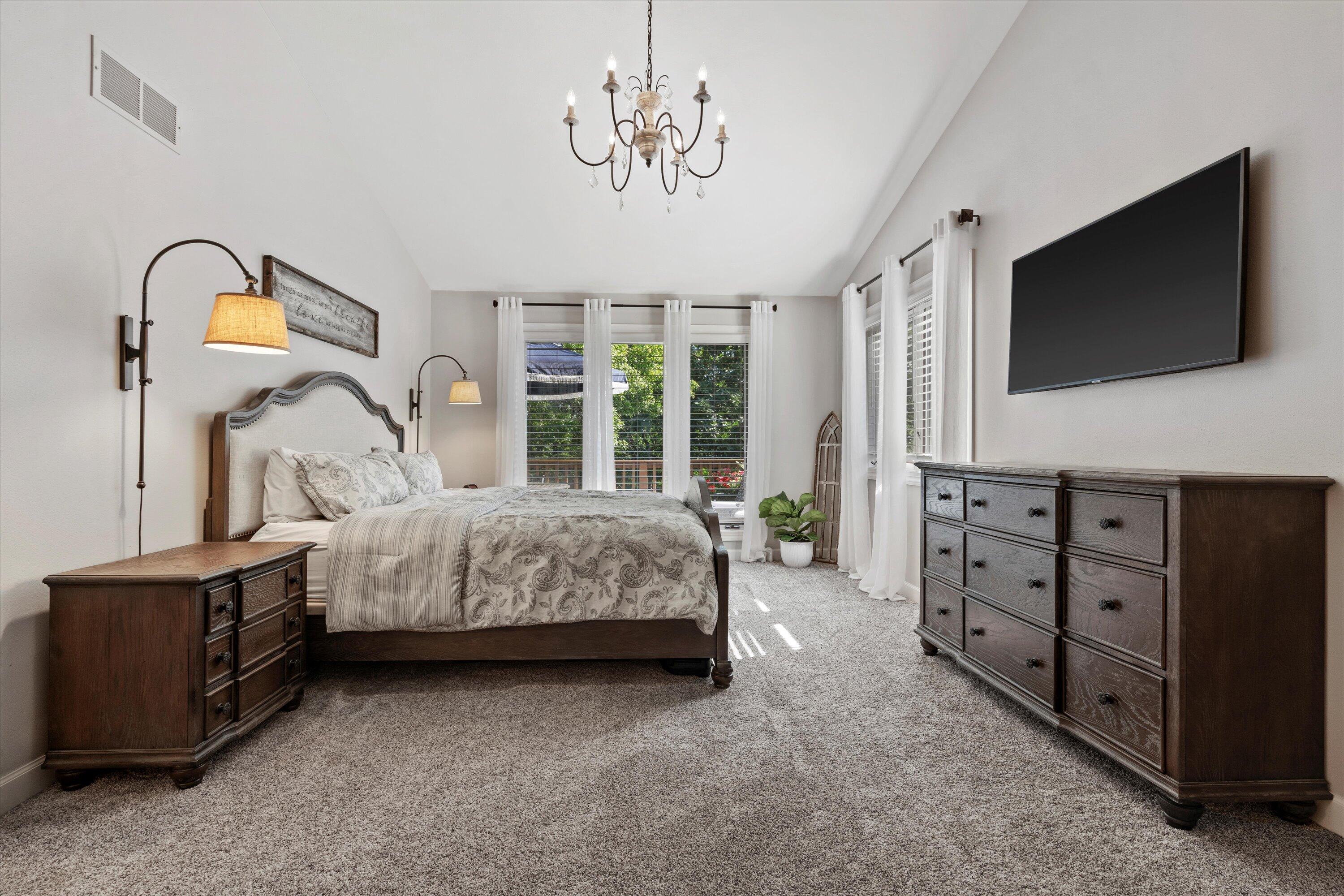 323 Parkview Ct
