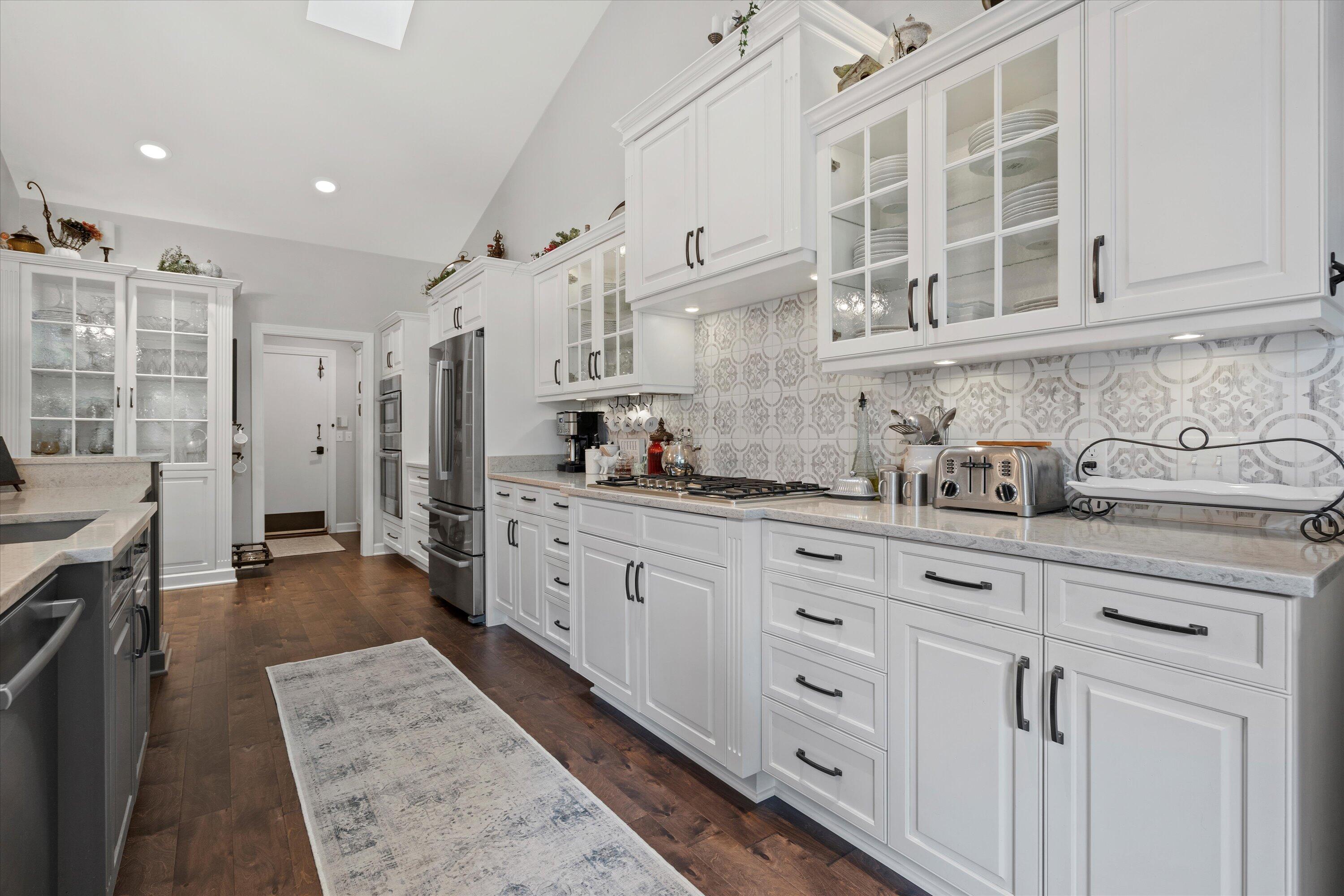 323 Parkview Ct