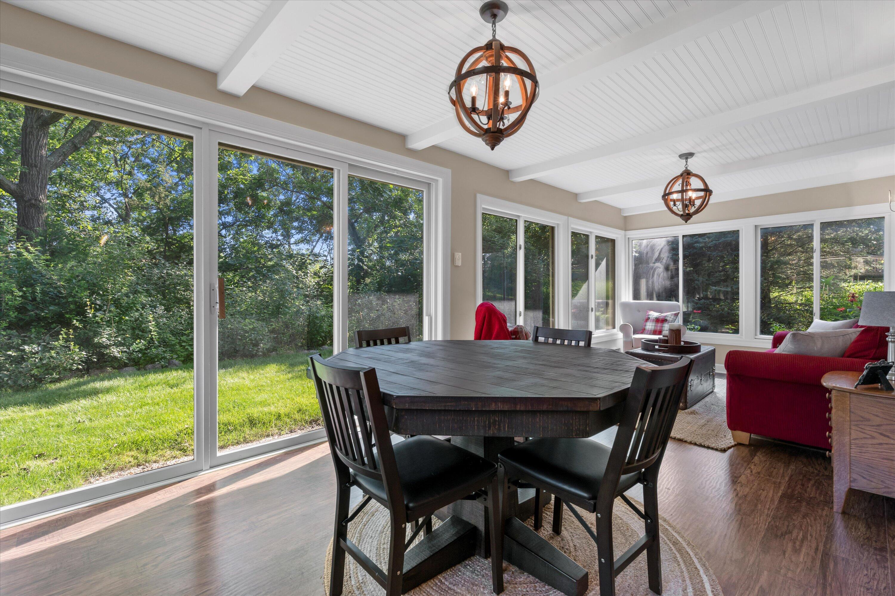 323 Parkview Ct