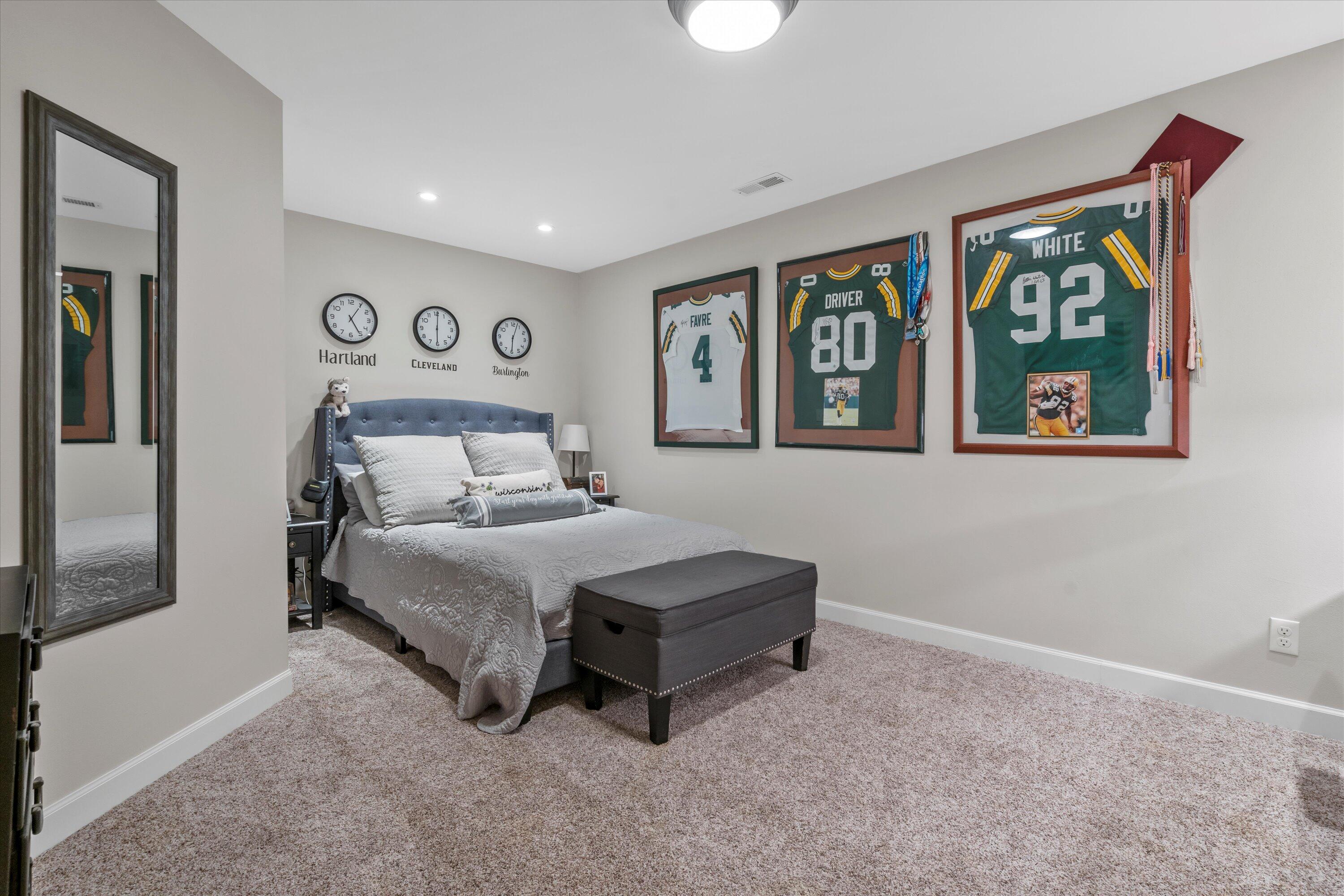 323 Parkview Ct