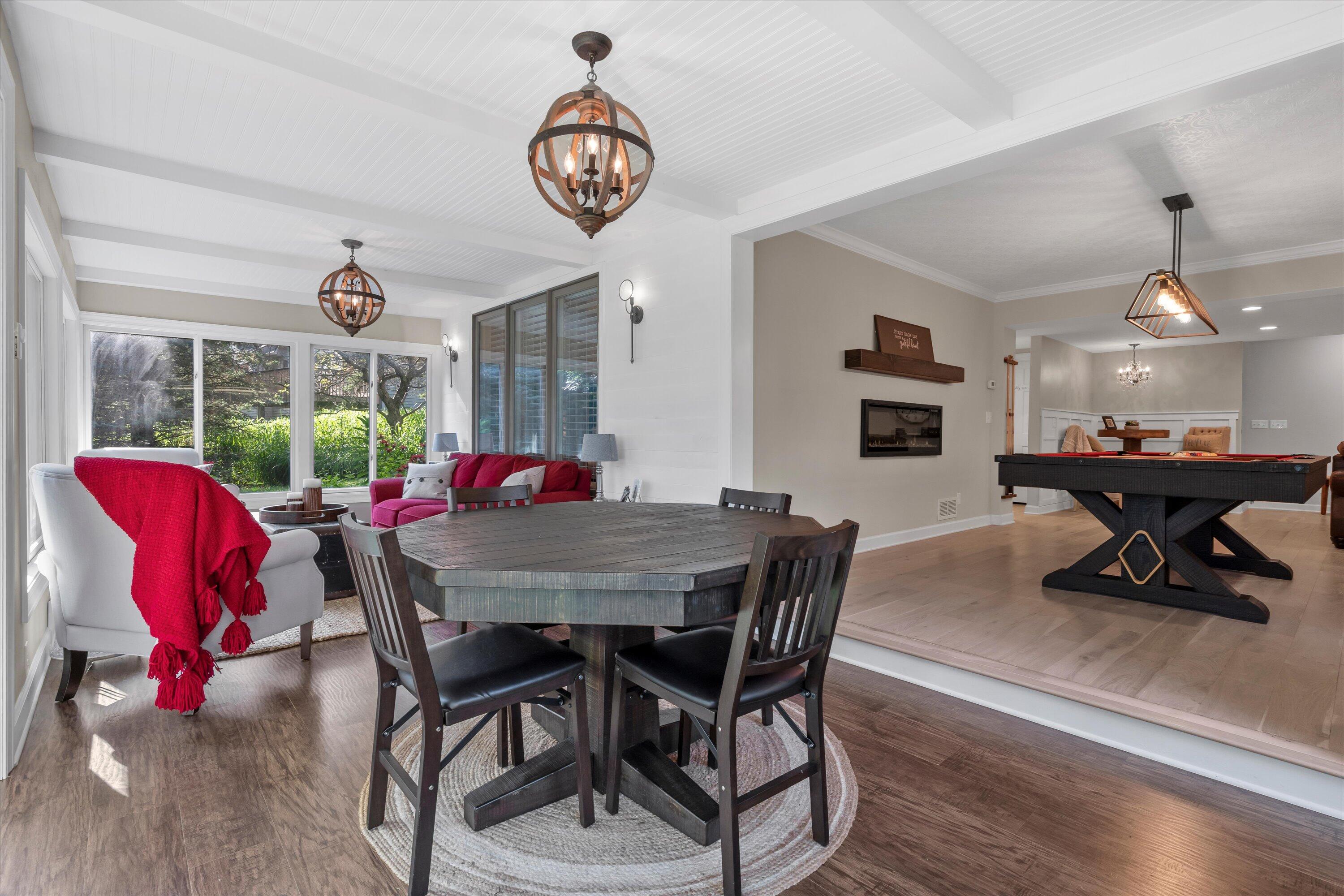 323 Parkview Ct