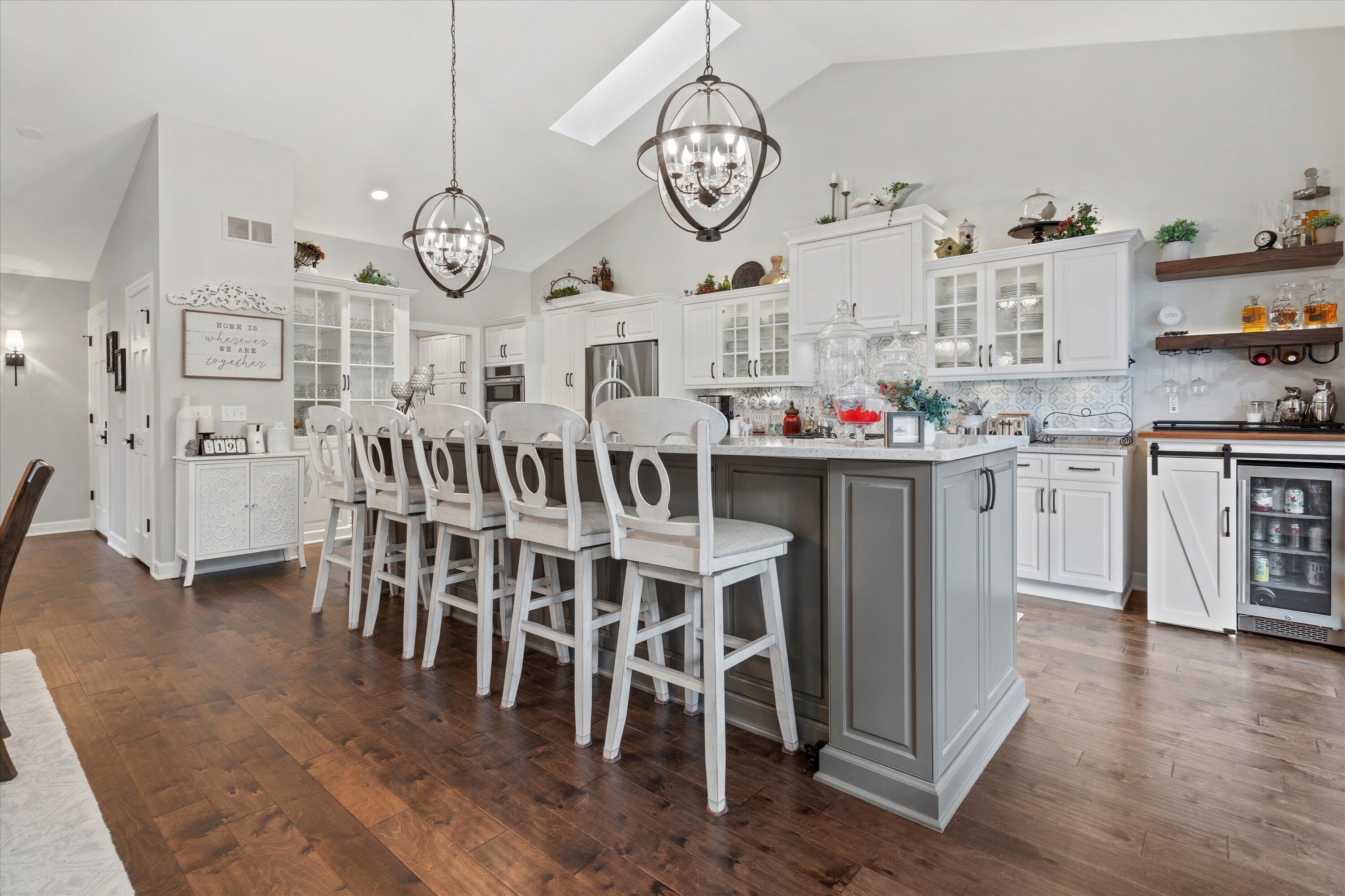 323 Parkview Ct