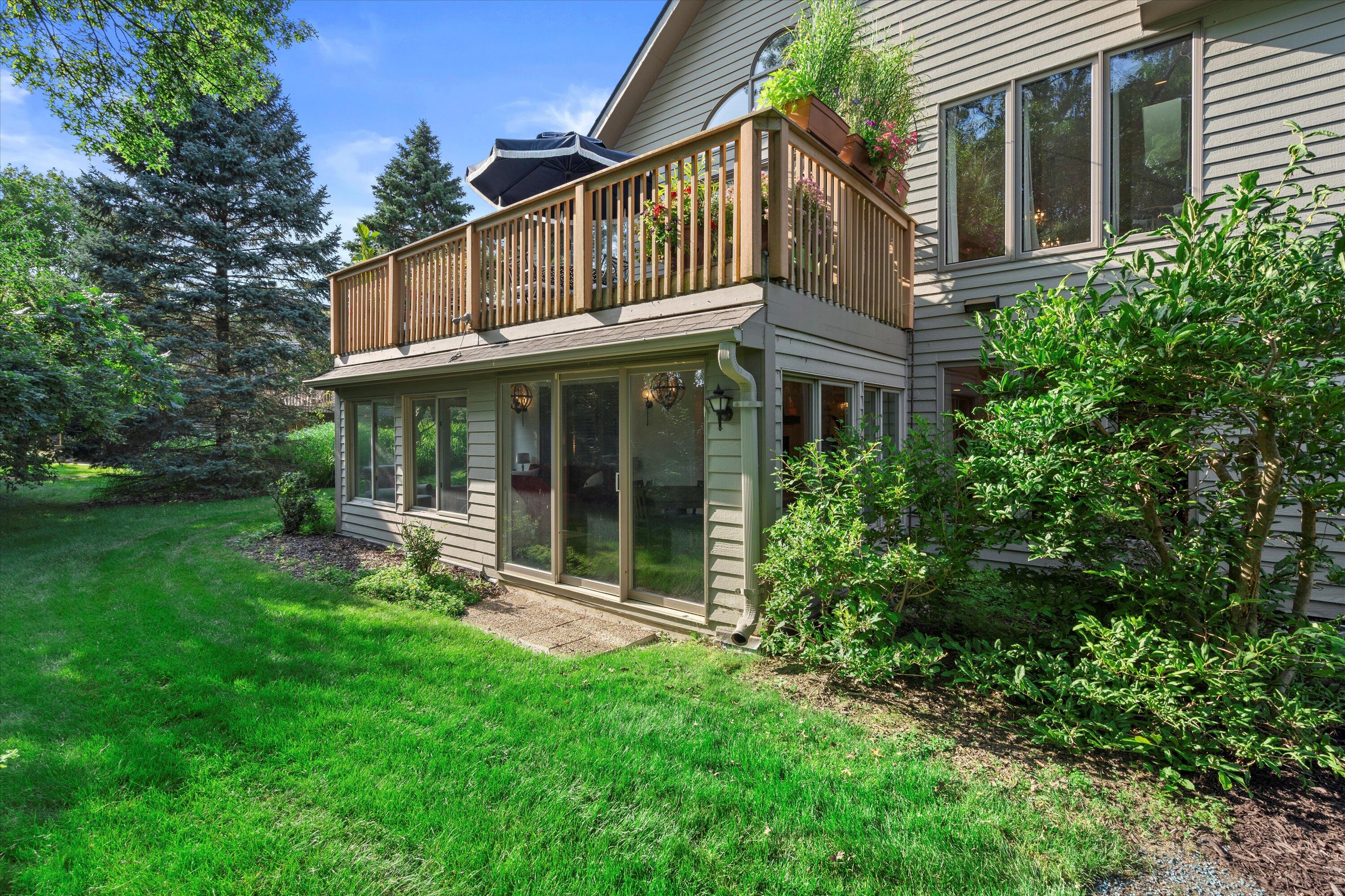 323 Parkview Ct