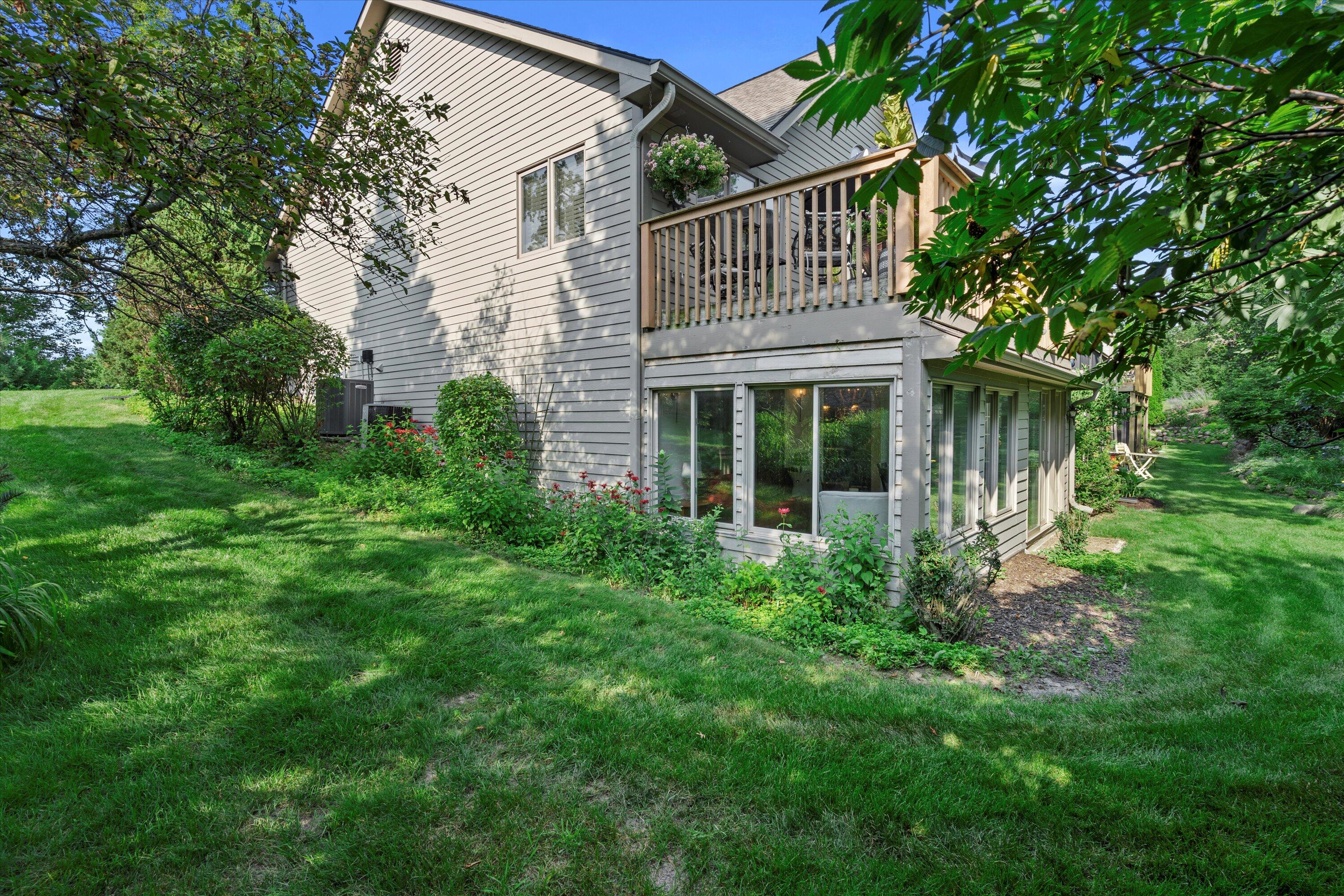 323 Parkview Ct