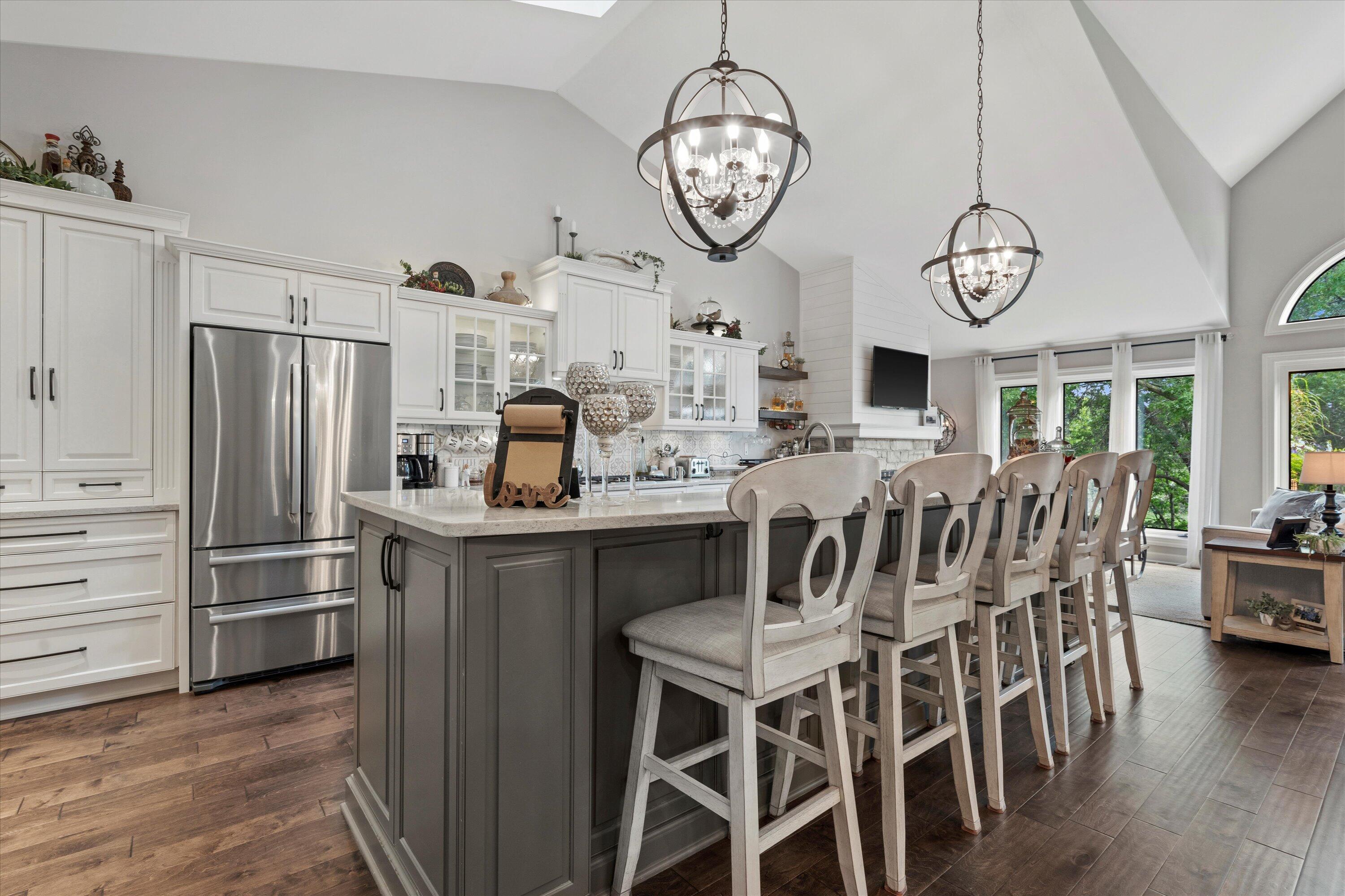 323 Parkview Ct