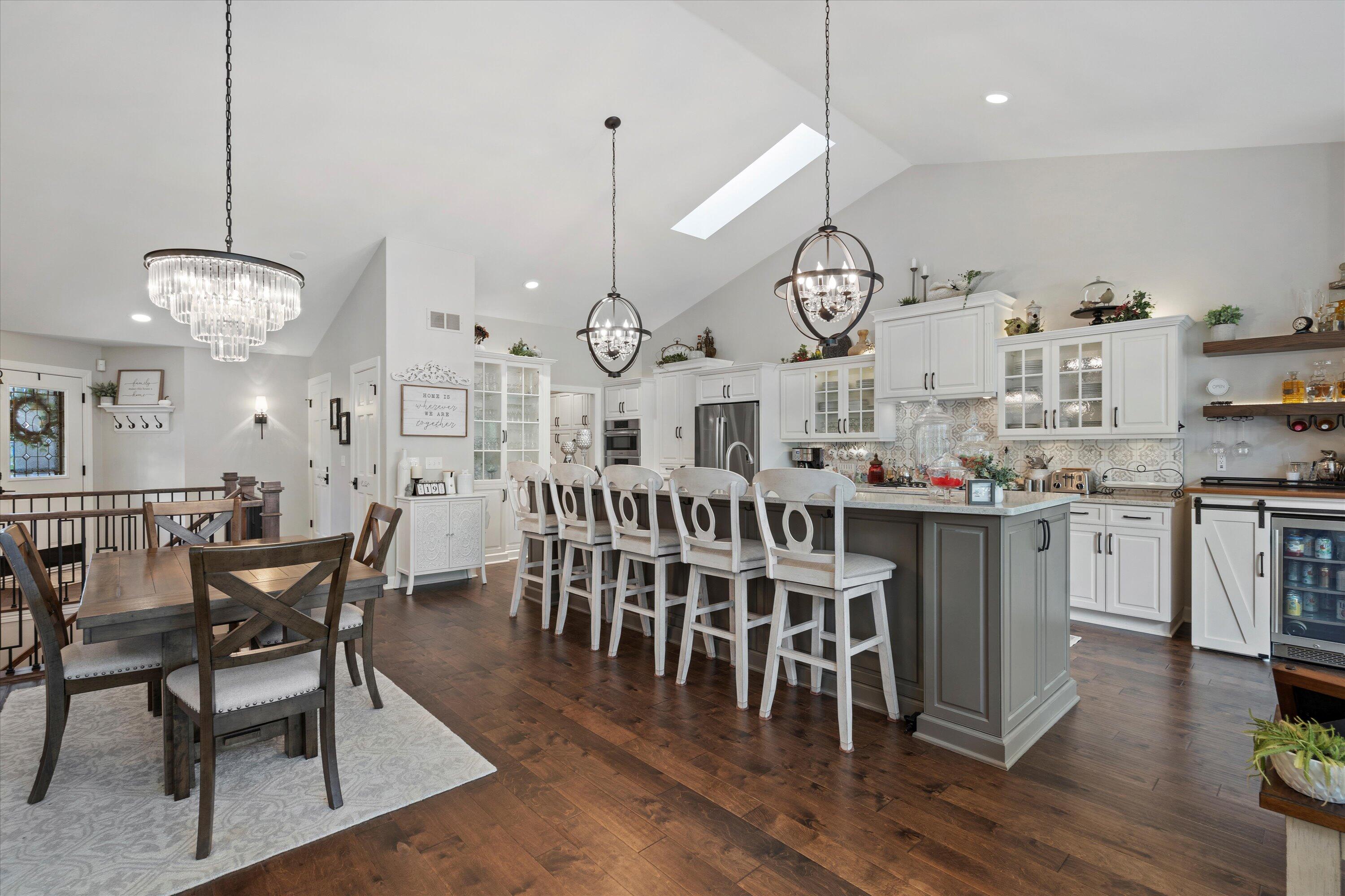 323 Parkview Ct