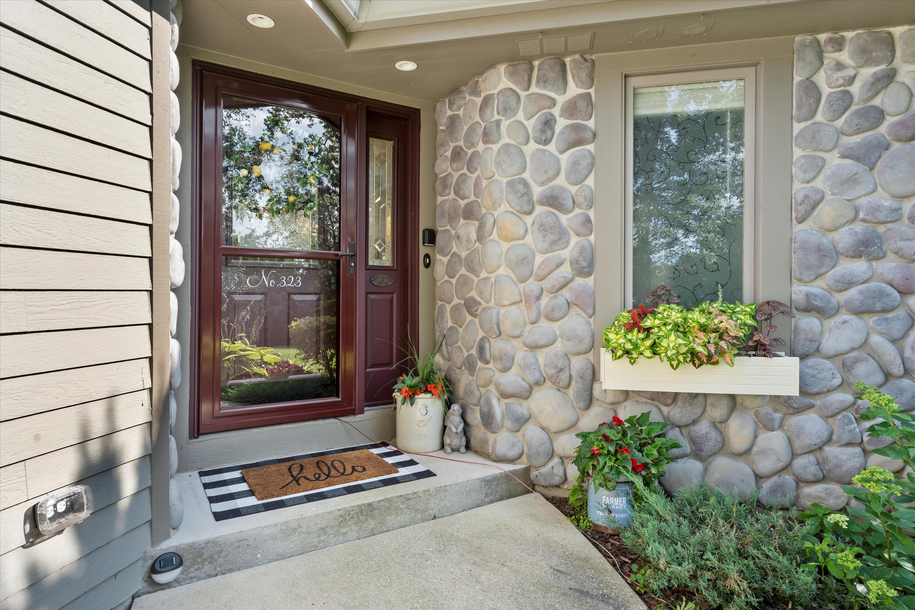 323 Parkview Ct