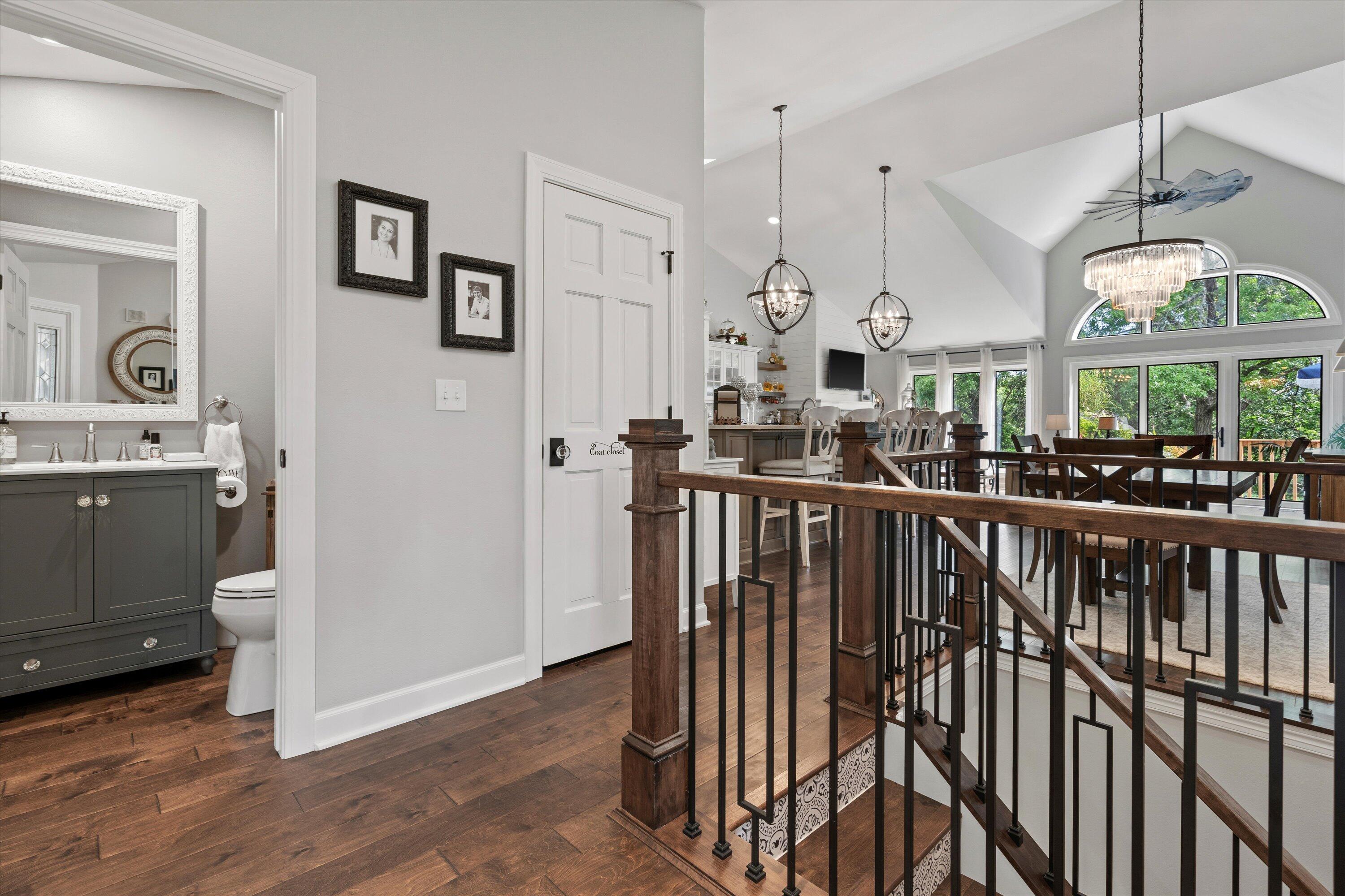323 Parkview Ct