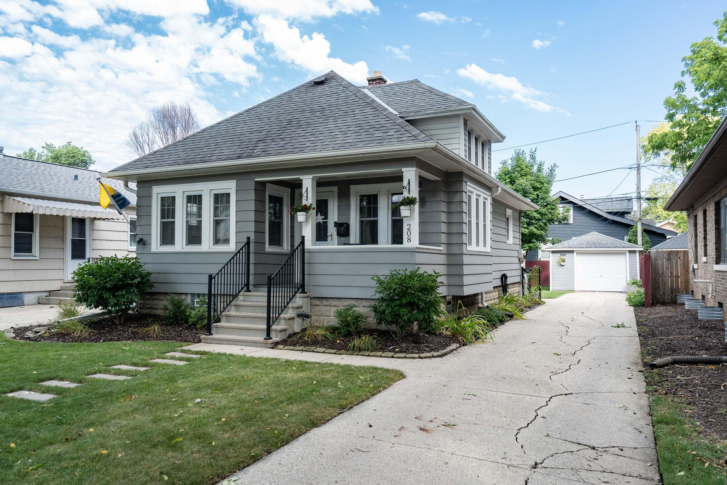 208 N 72nd St