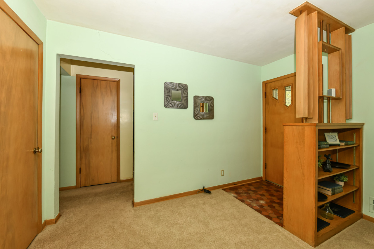 W141N6598 Florence Ave