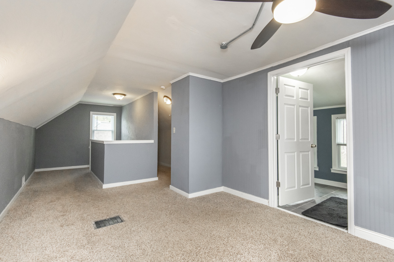 W256S5114 Oakdale Dr