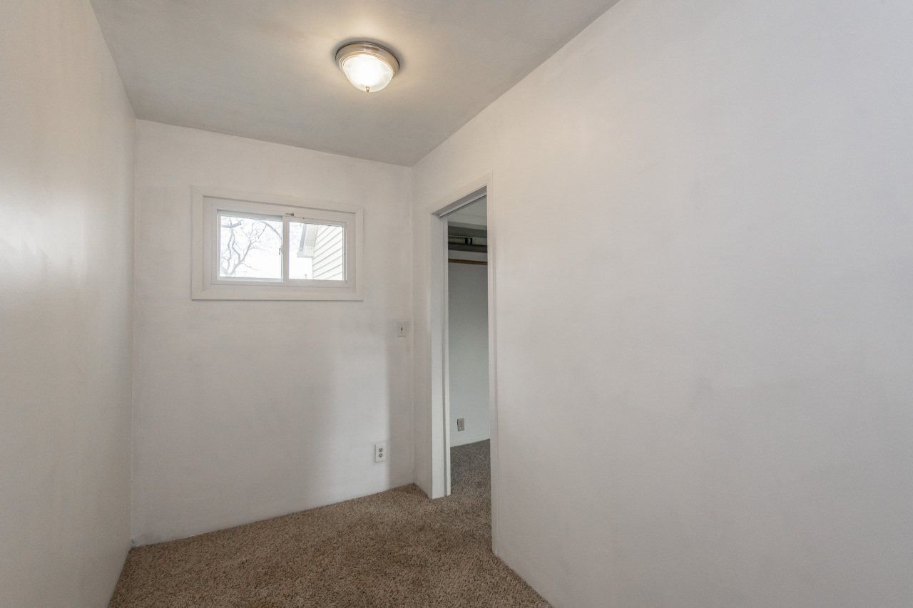 W256S5114 Oakdale Dr
