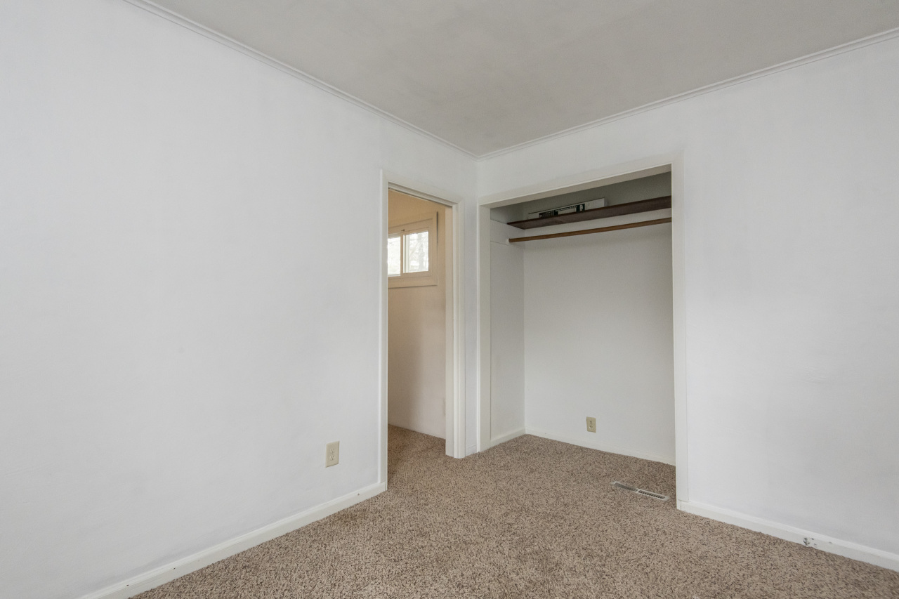 W256S5114 Oakdale Dr