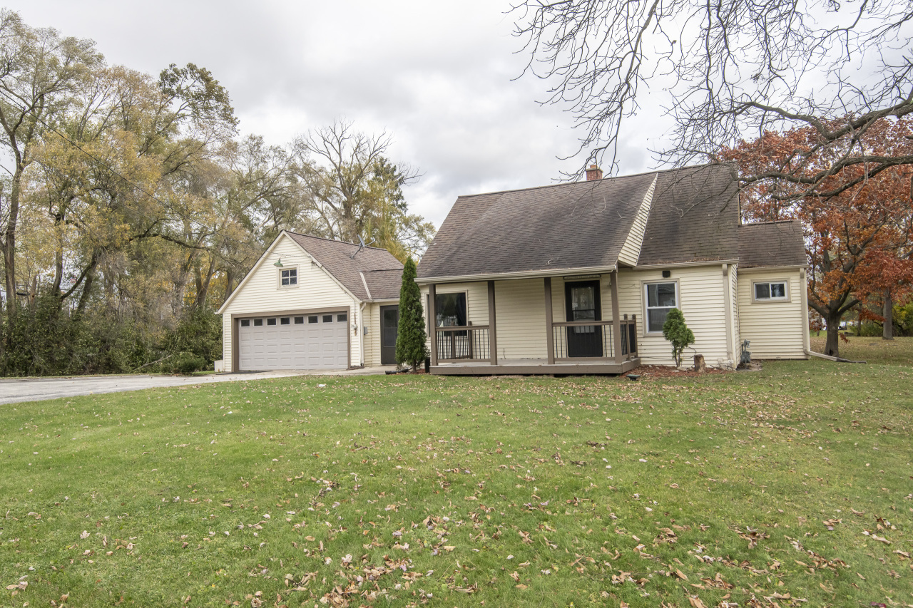 W256S5114 Oakdale Dr