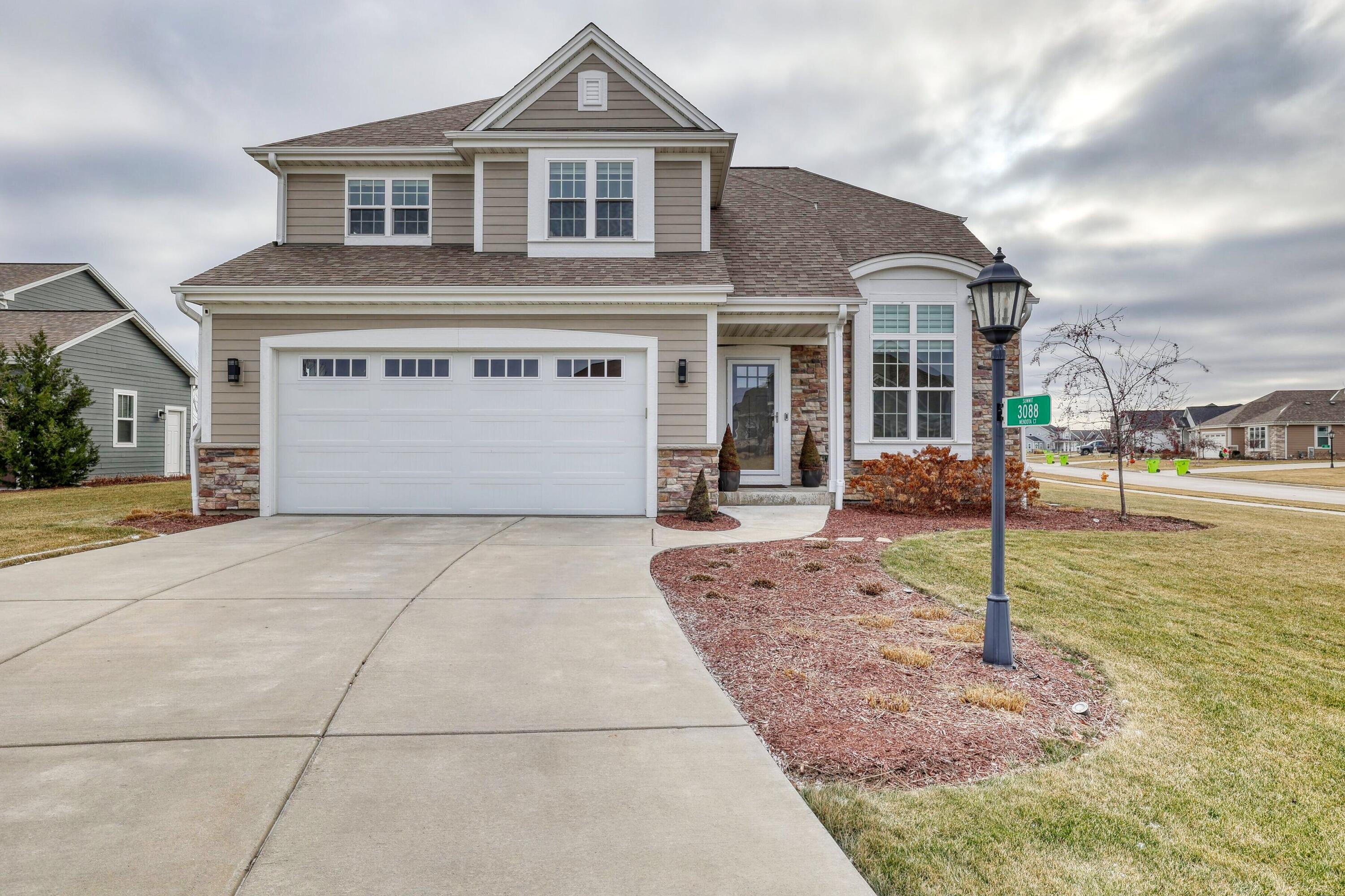 3088 Mendota Ct