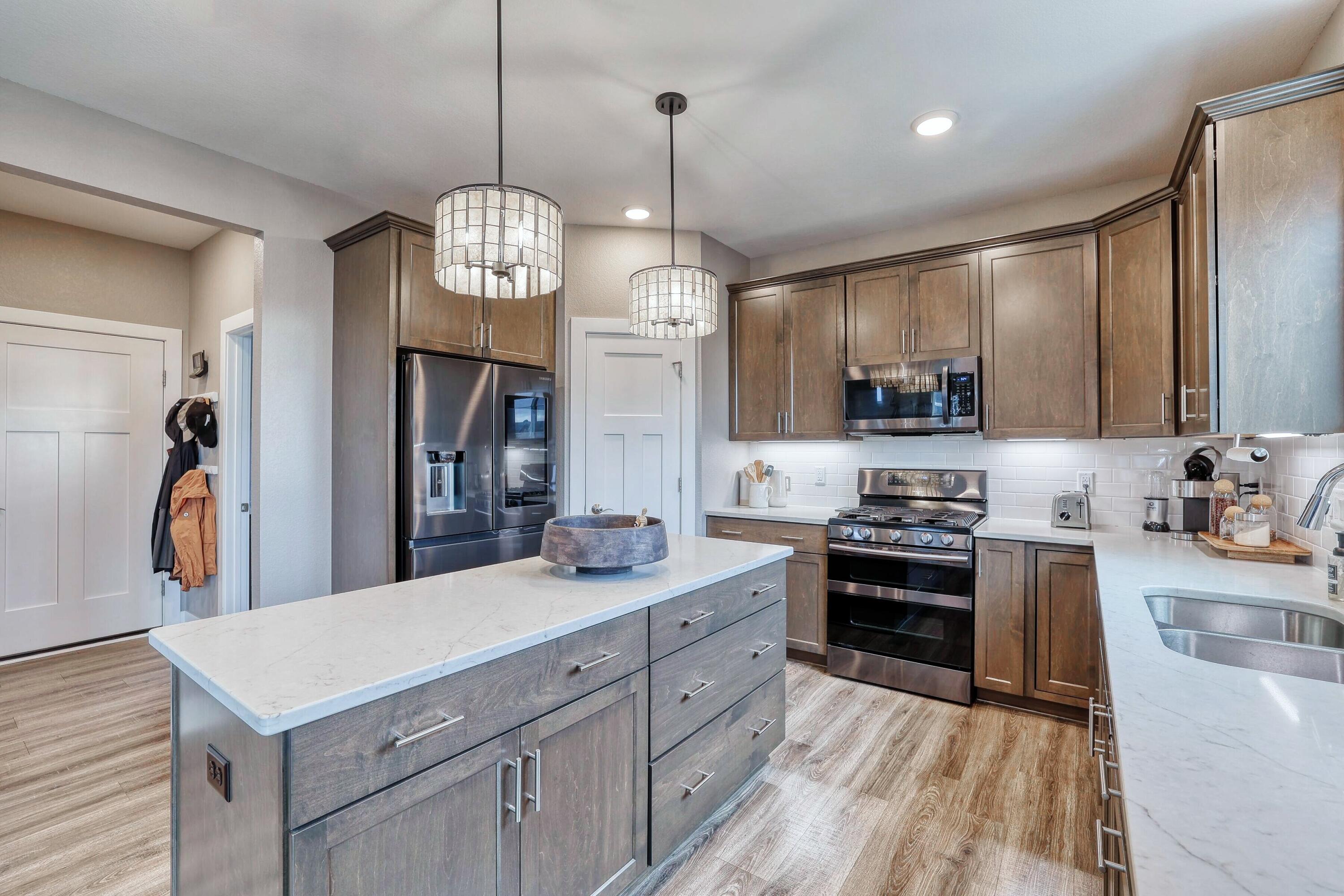 3088 Mendota Ct