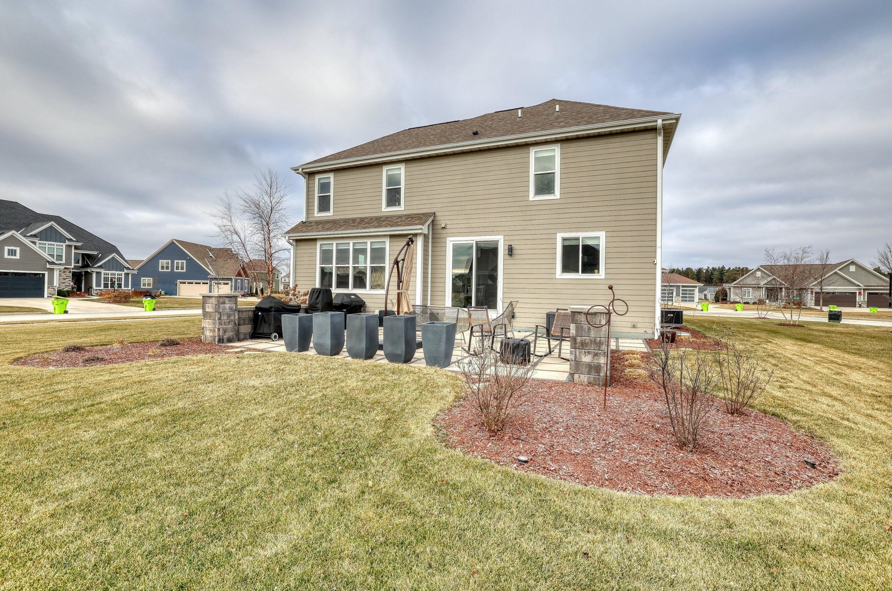 3088 Mendota Ct