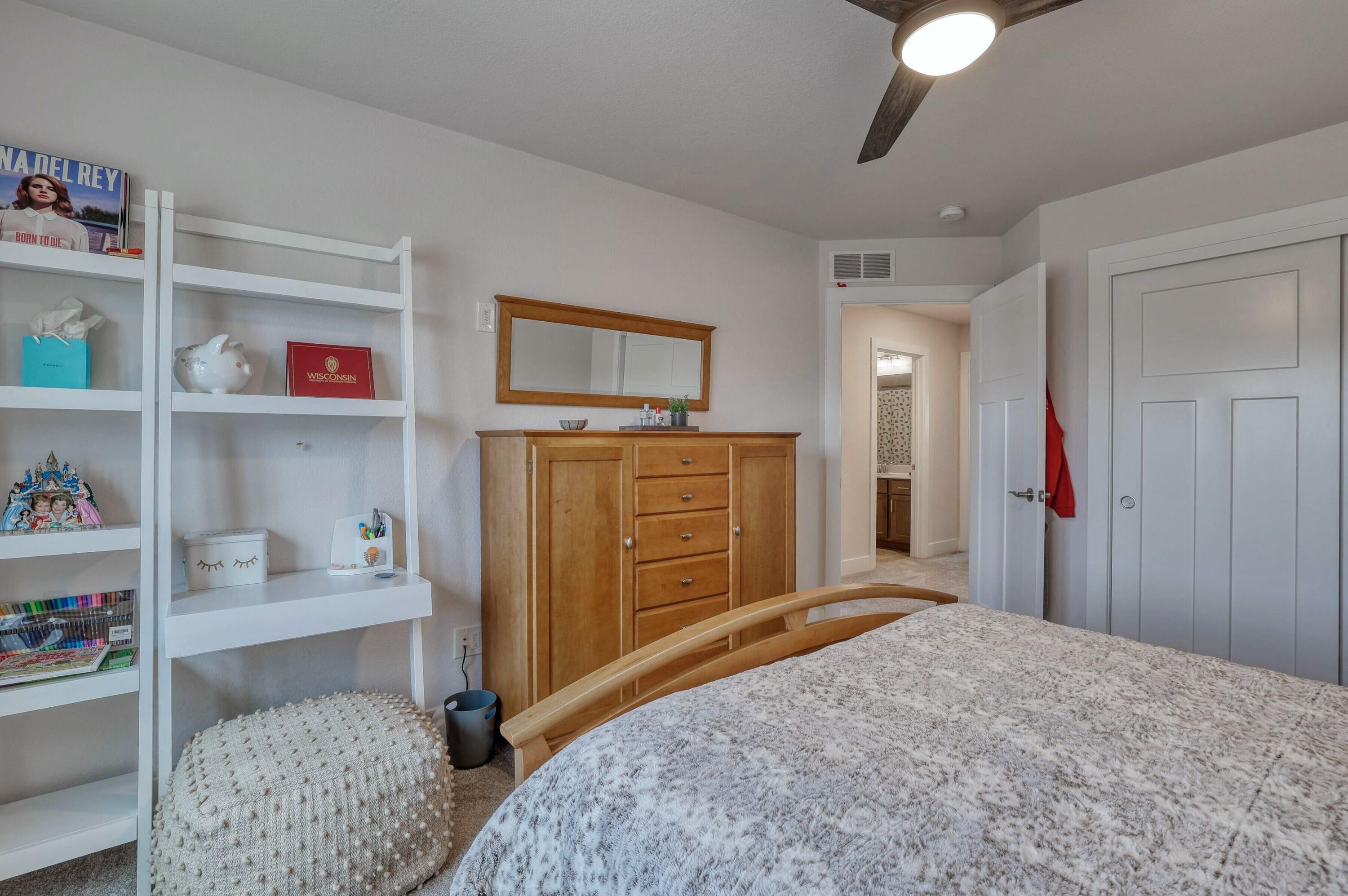 3088 Mendota Ct