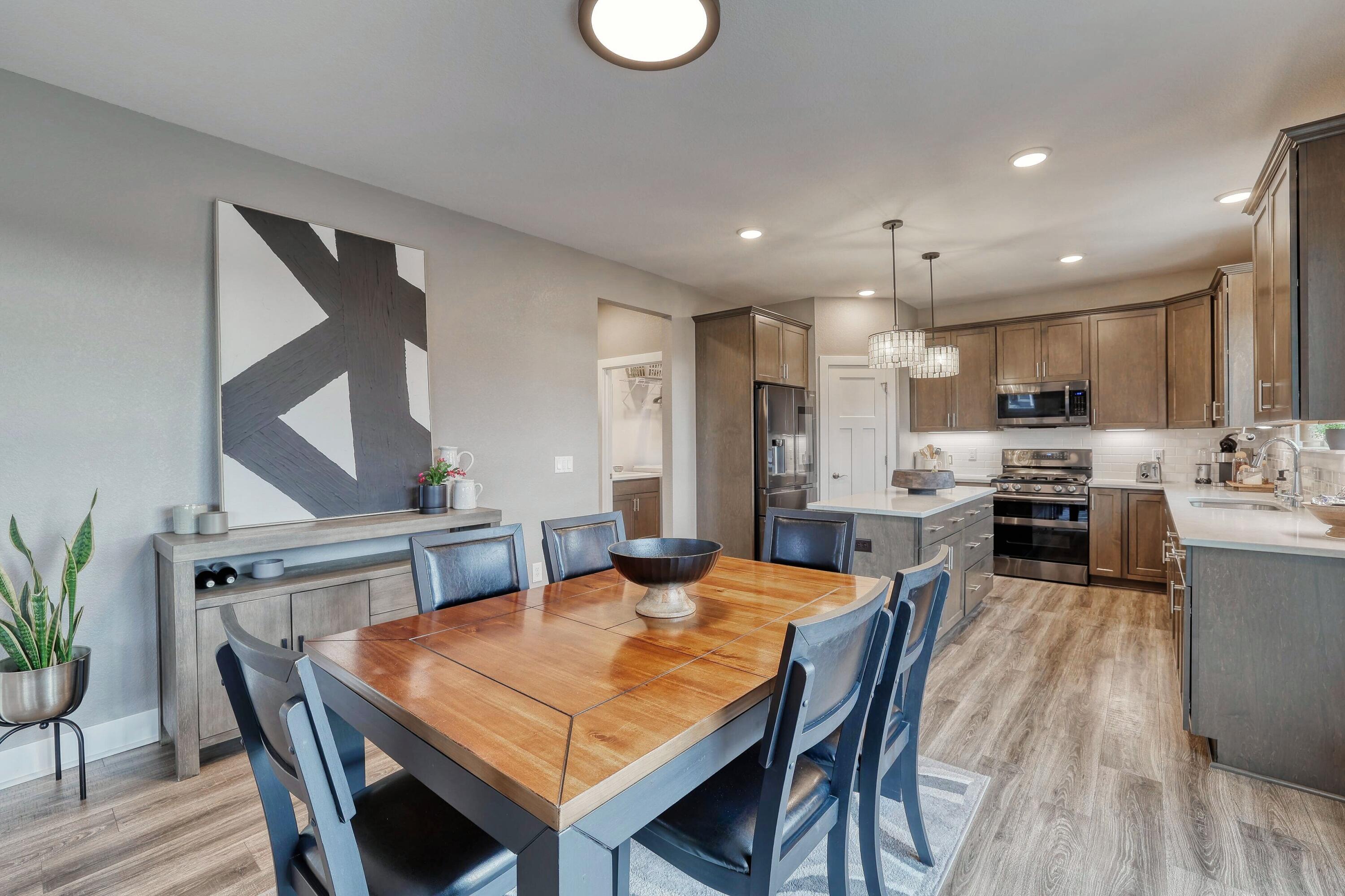 3088 Mendota Ct