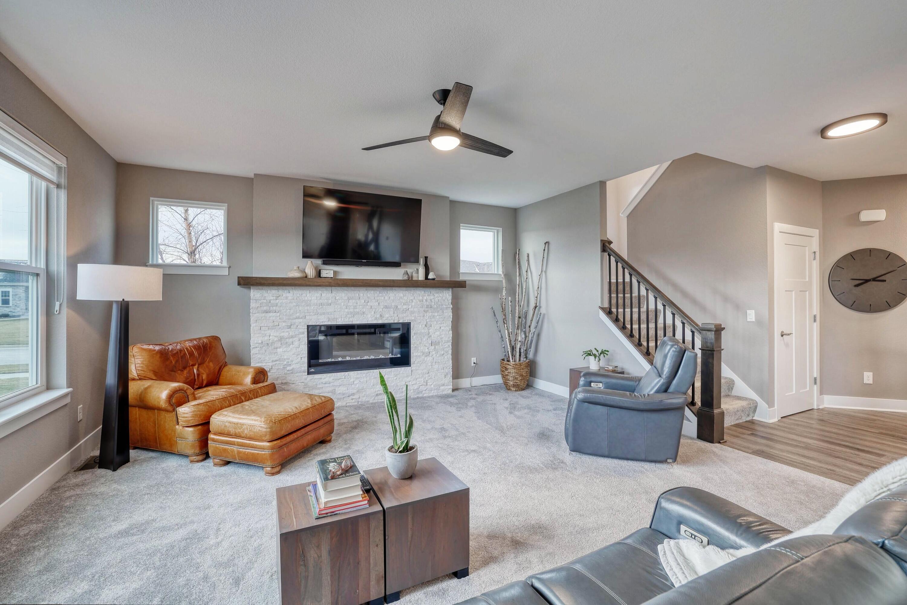 3088 Mendota Ct
