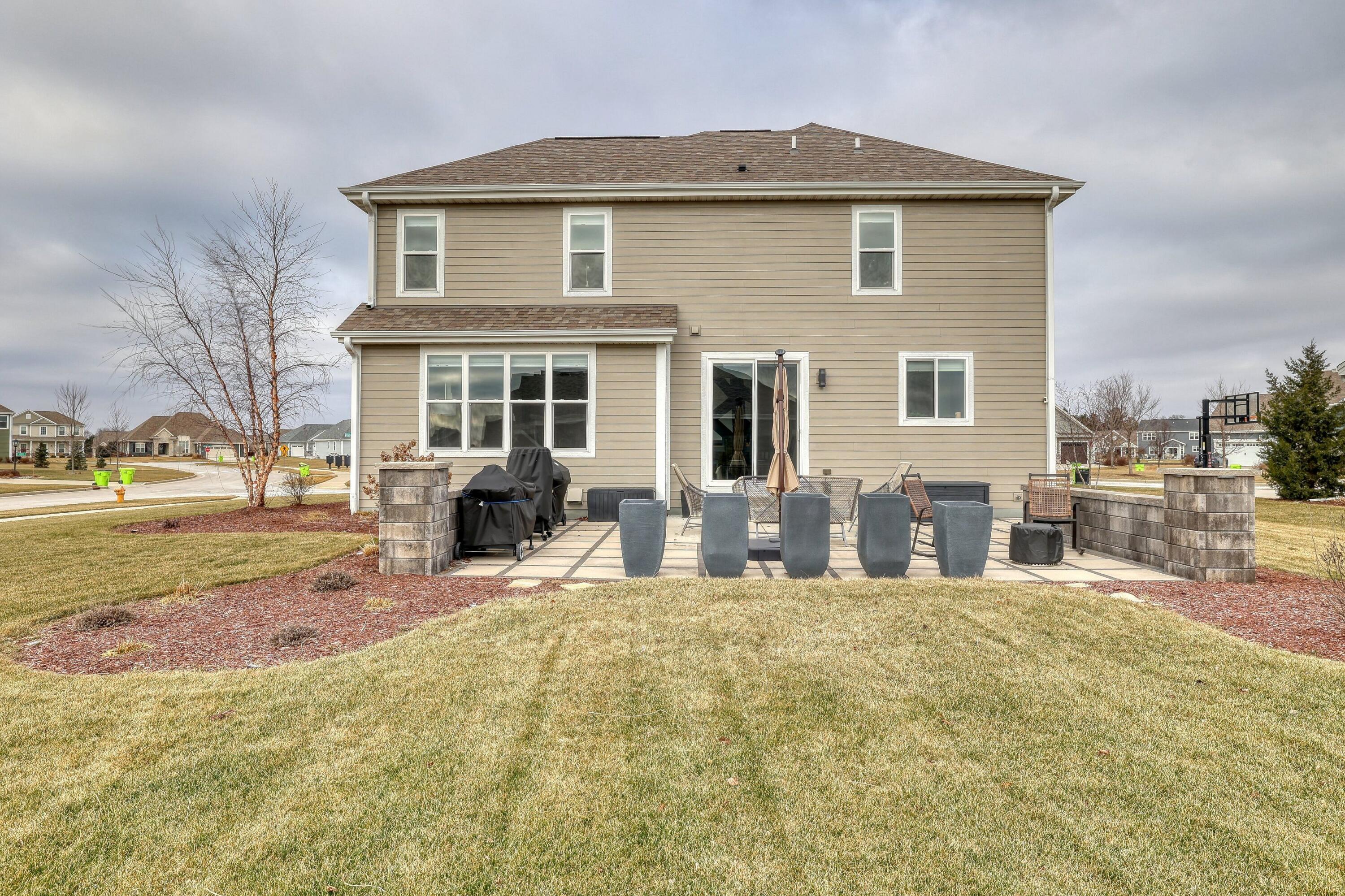 3088 Mendota Ct