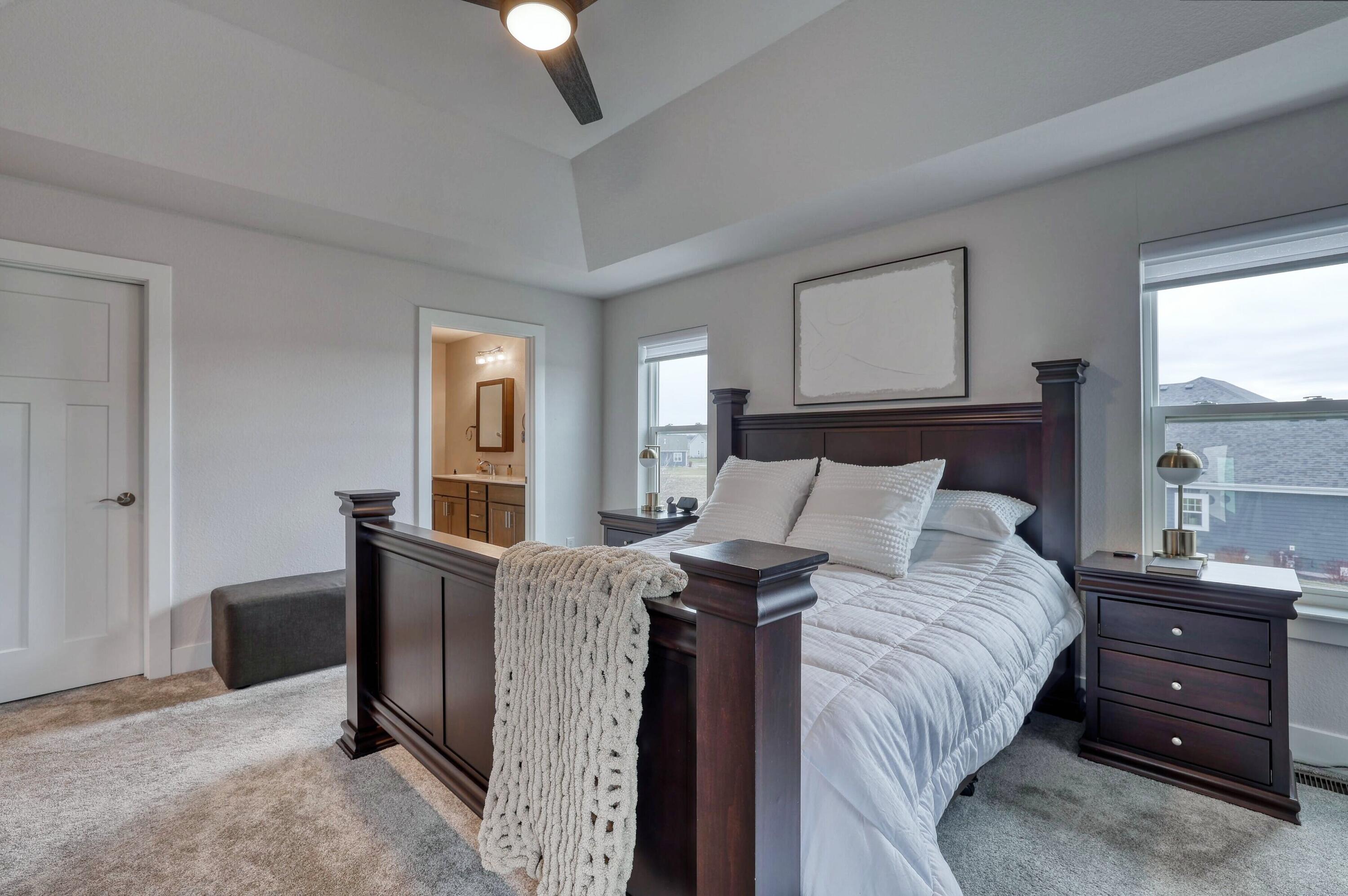 3088 Mendota Ct