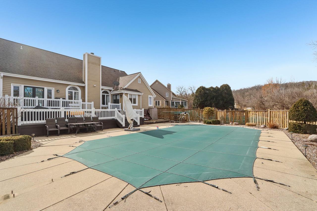 W302N1661 Crooked Creek ROAD