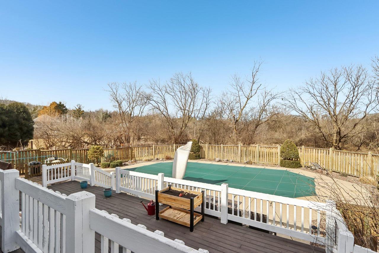 W302N1661 Crooked Creek ROAD