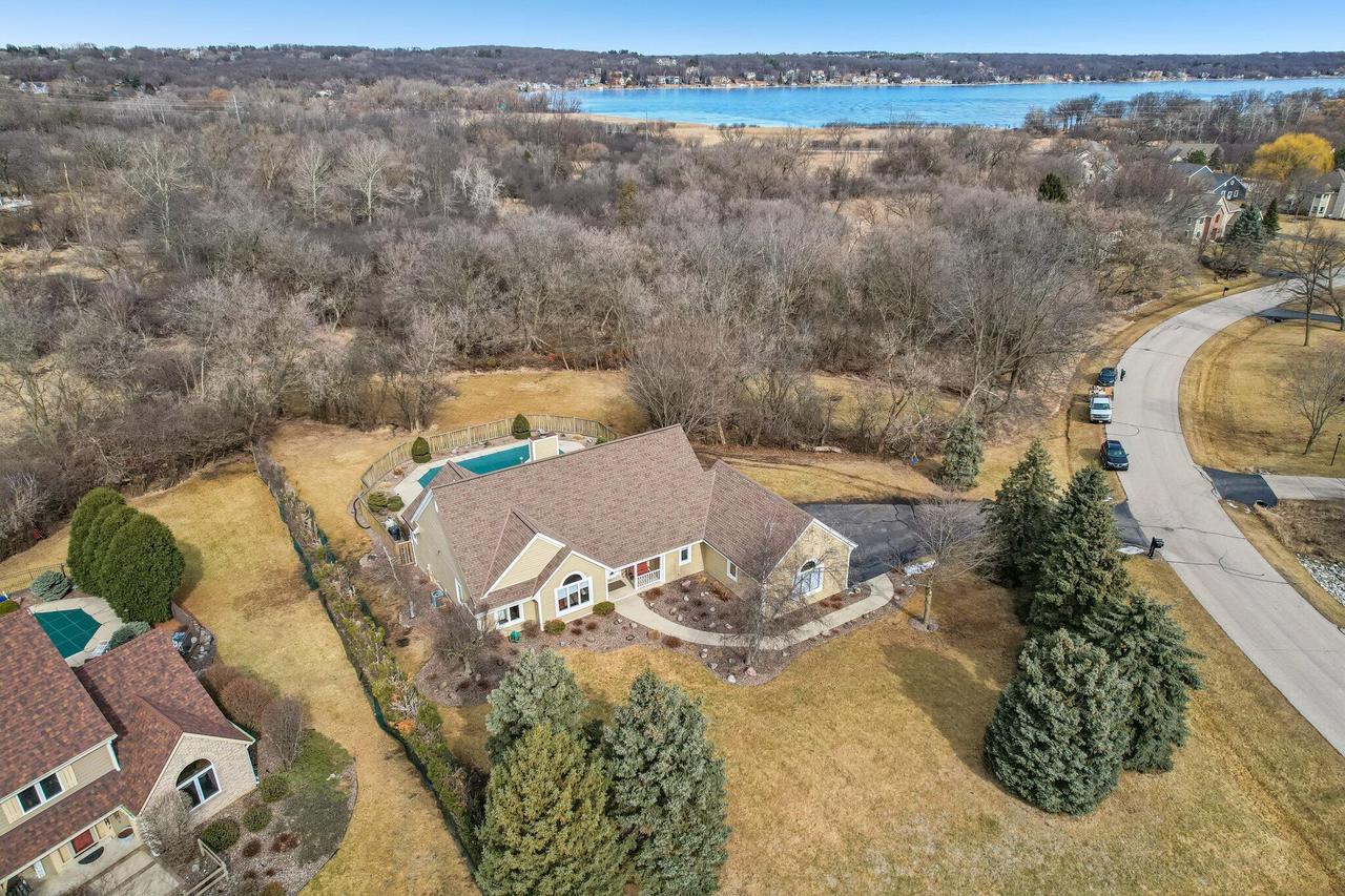 W302N1661 Crooked Creek ROAD