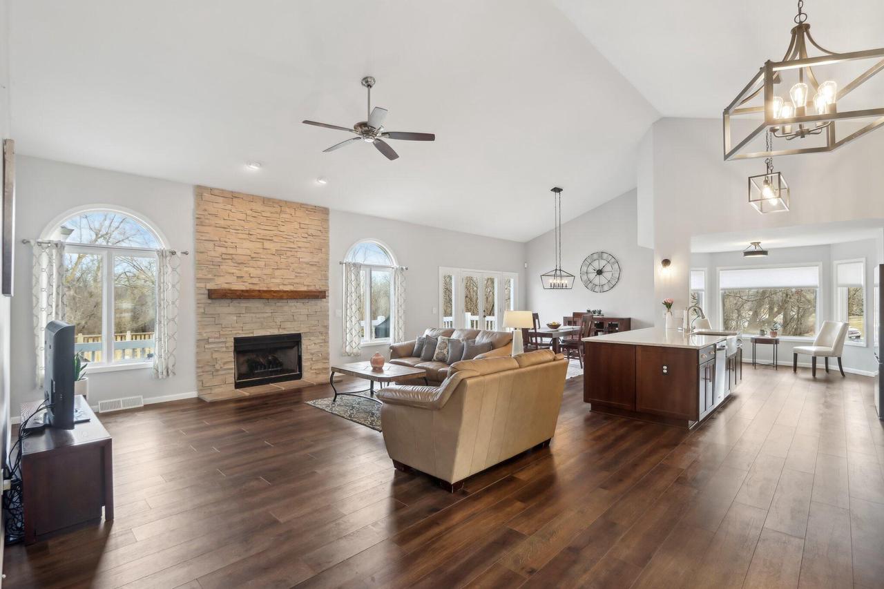 W302N1661 Crooked Creek ROAD
