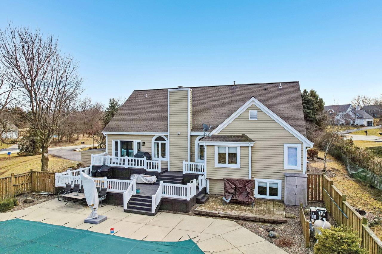 W302N1661 Crooked Creek ROAD