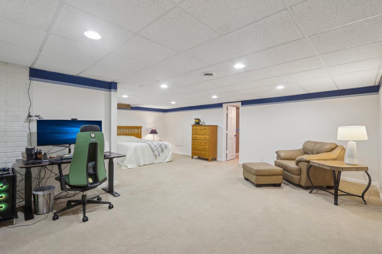 W302N1661 Crooked Creek ROAD