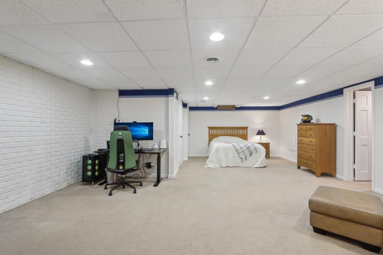 W302N1661 Crooked Creek ROAD